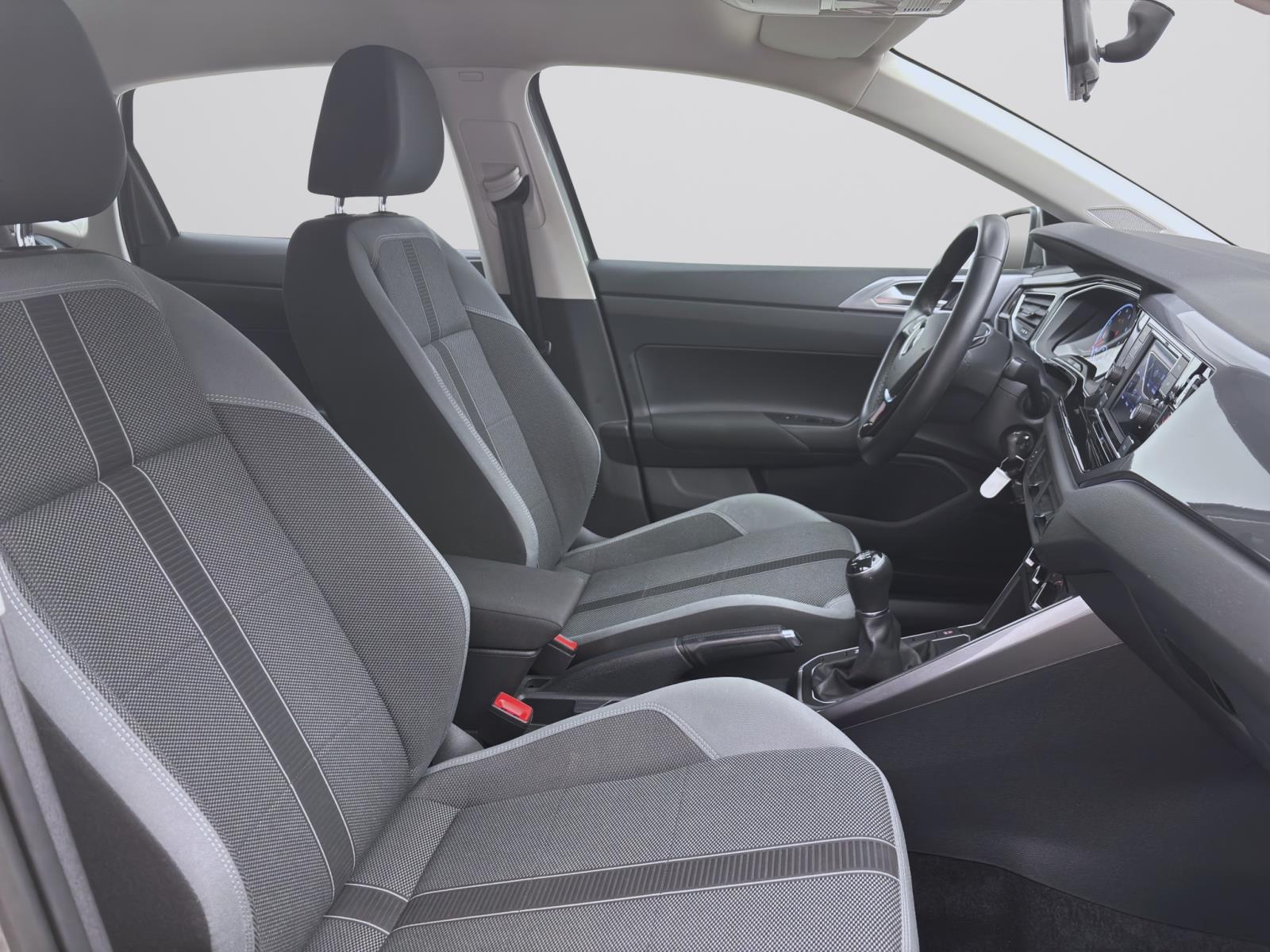 Bild 14: Volkswagen Polo 1.0 TSI HIGHLINE PDC SHZG KLIMA LM15