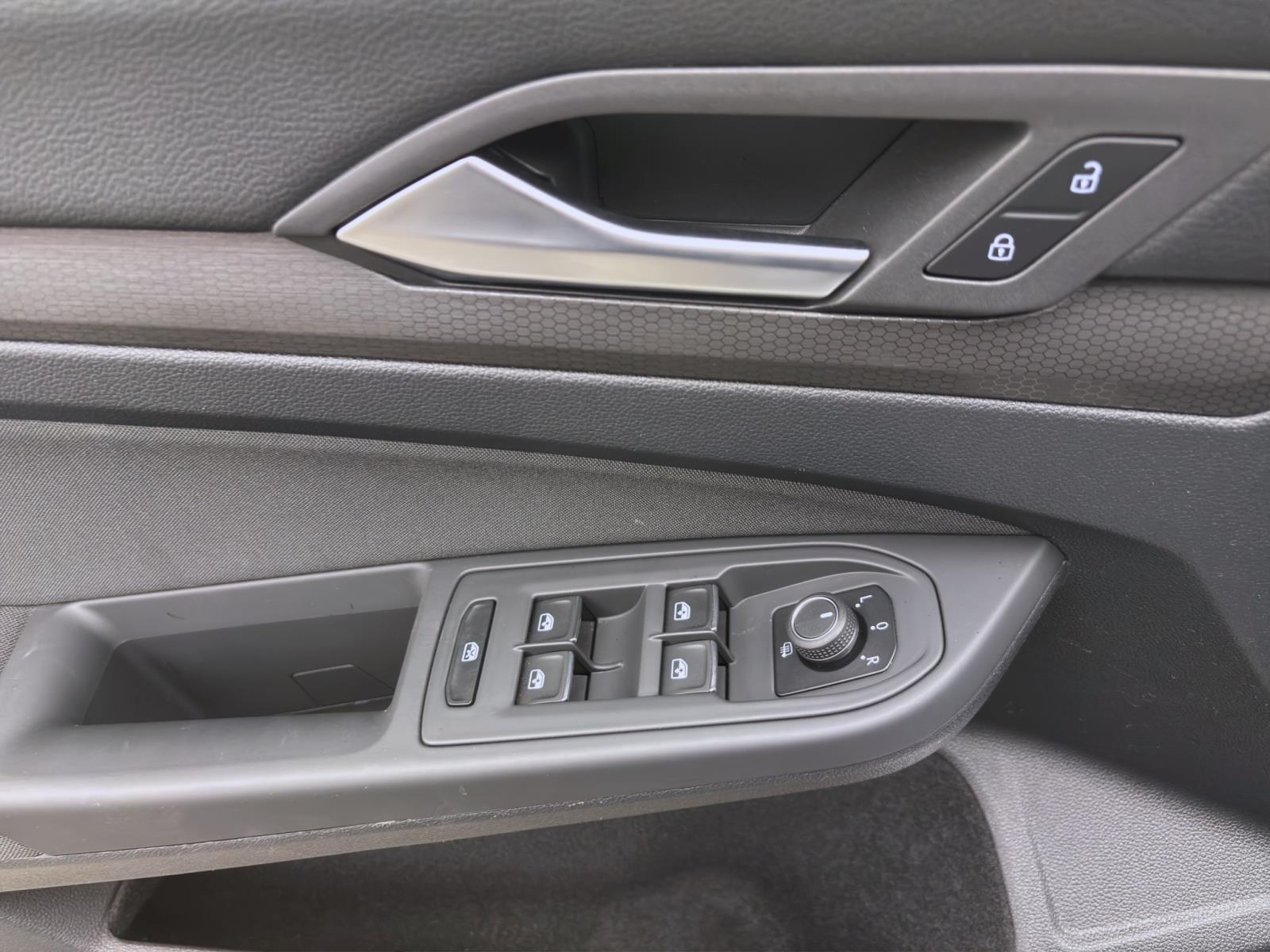 Bild 9: Volkswagen Golf GTI NAVI KAMERA PDC MATRIX