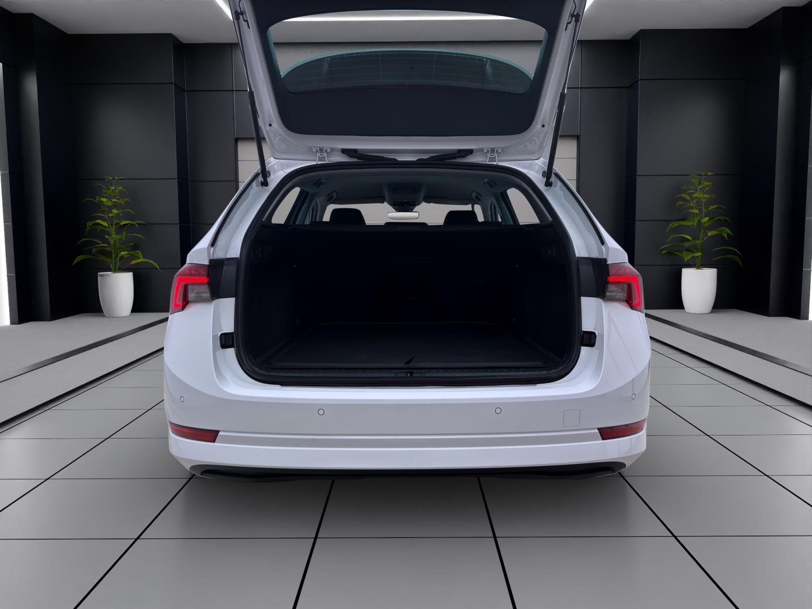 Bild 3: Skoda Octavia Combi 2.0 TDI DSG STYLE AHK NAVI PDC SITZHZG