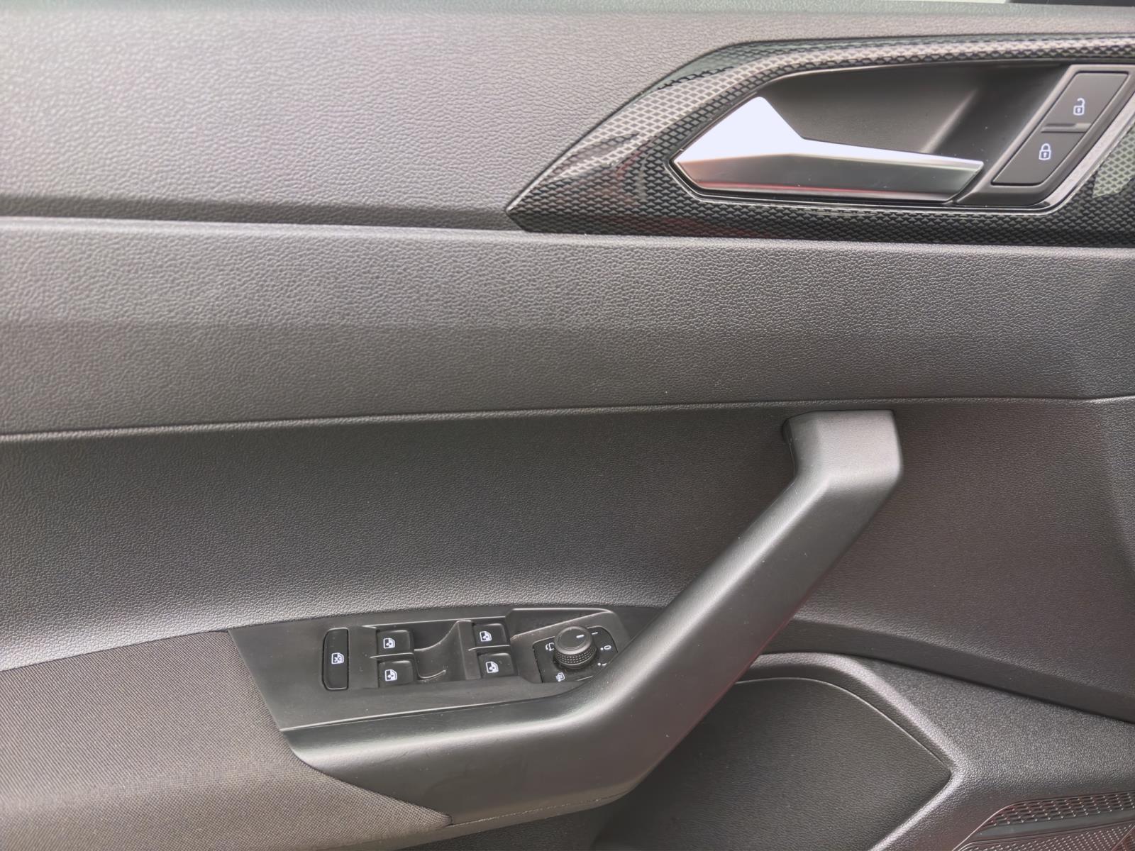 Bild 9: Volkswagen Taigo 1.0 TSI LIFE KLIMA PDC LED SHZG LM16