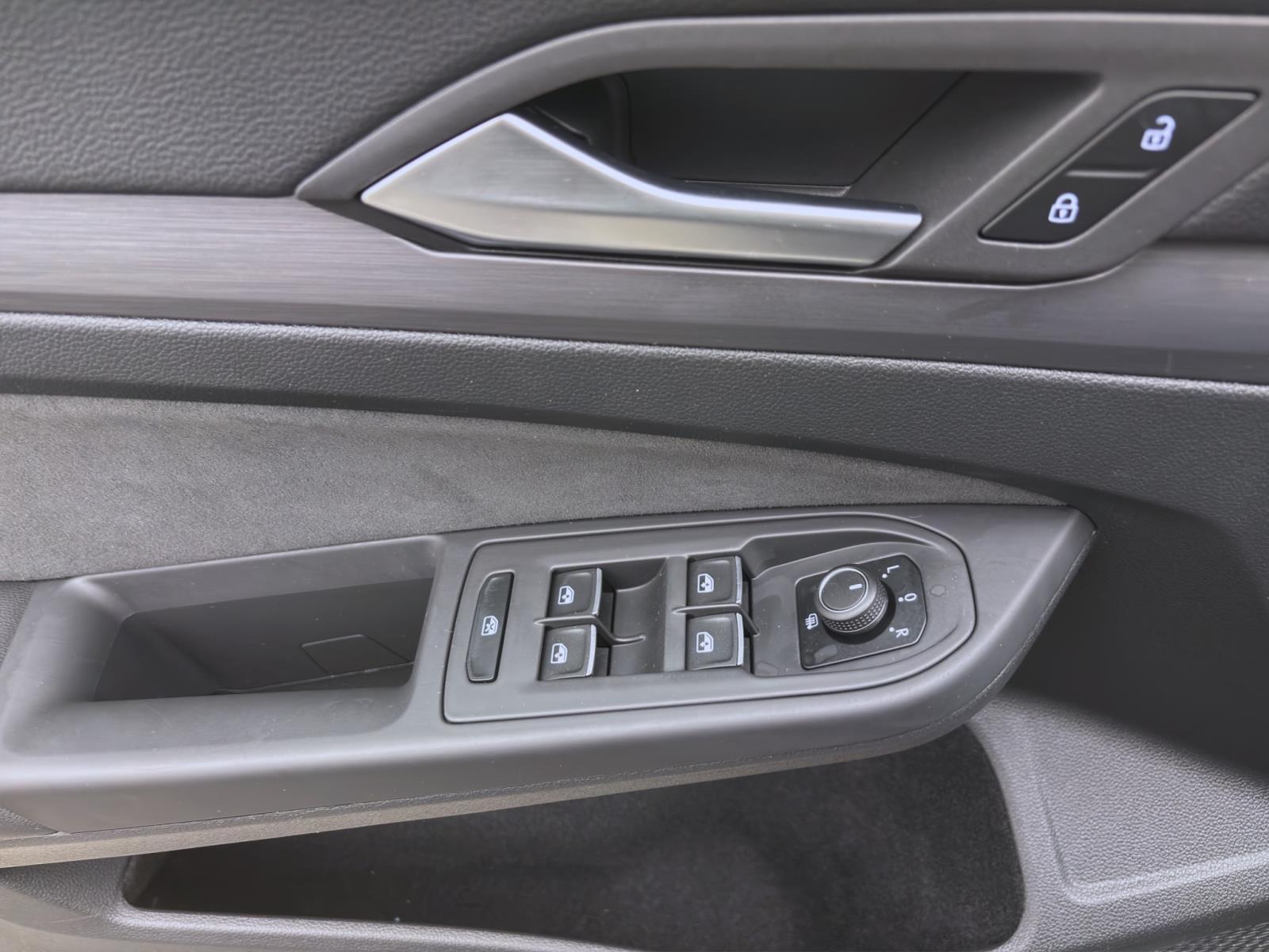 Bild 9: Volkswagen Golf 1.5 TSI STYLE NAVI KLIMA PDC LED