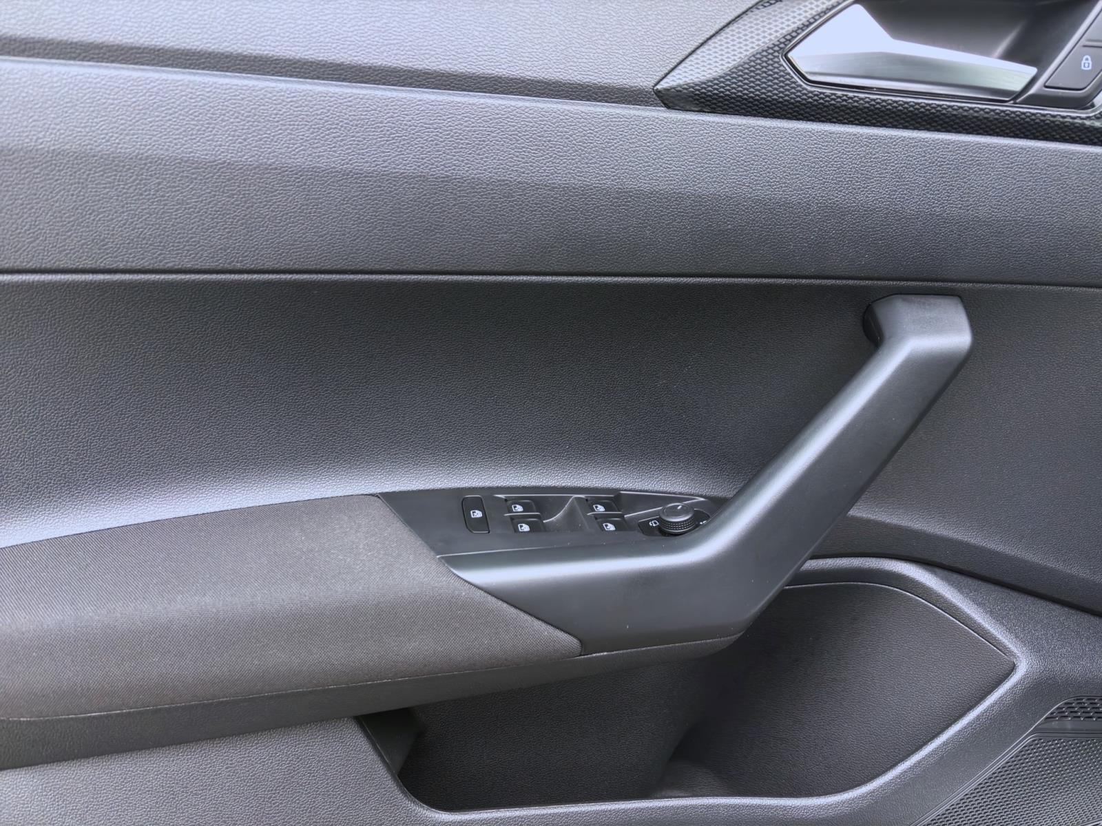 Bild 9: Volkswagen Taigo 1.0 TSI LIFE NAVI PDC LED SITZHZG