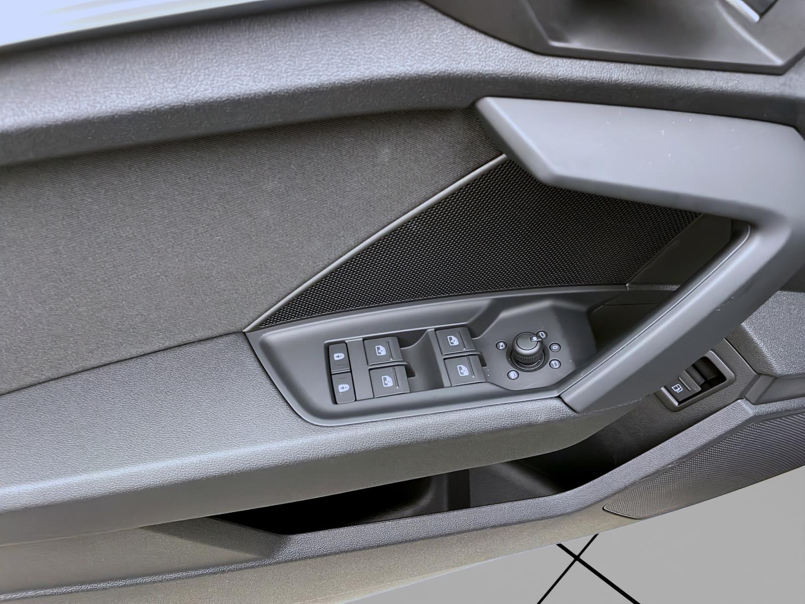 Bild 9: Audi A3 Sportback 40 TFSIe ADVANCED AHK NAVI ACC LED