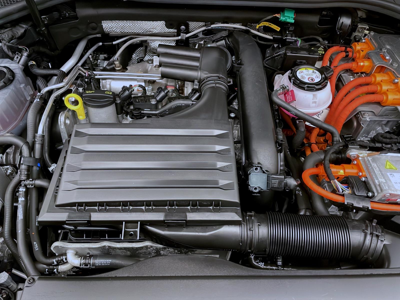 Bild 16: Audi A3 Sportback 40 TFSIe ADVANCED AHK NAVI ACC LED