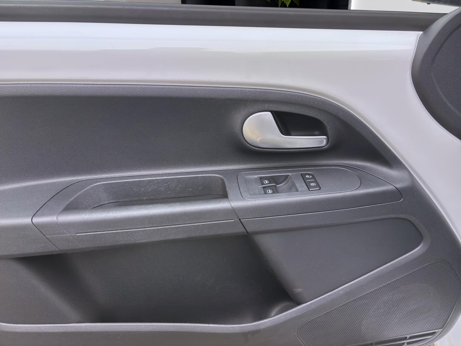 Bild 9: Volkswagen e-up! MOVE UP! KAMERA PDC DAB+