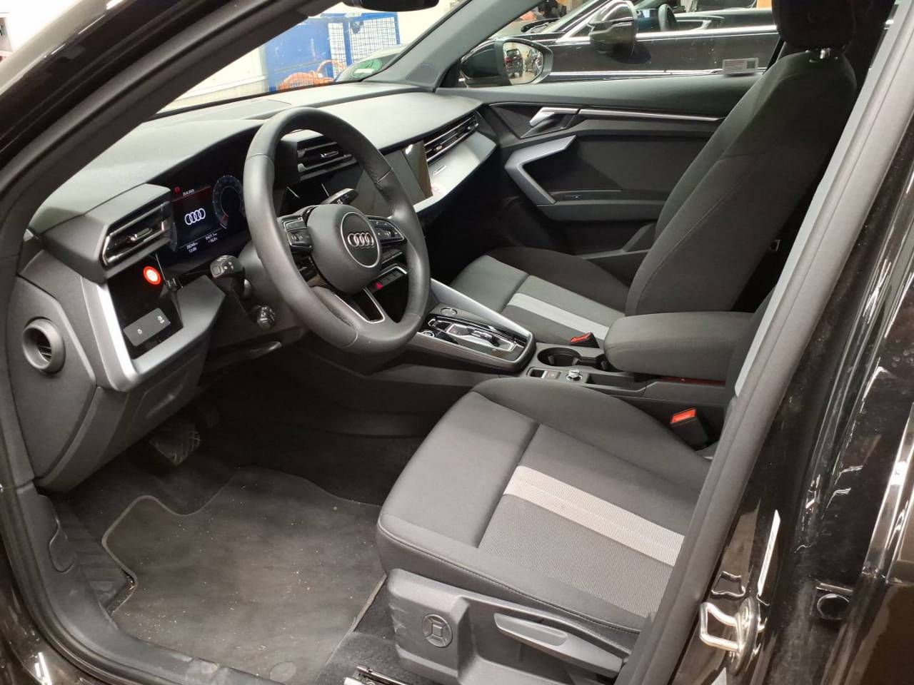 Bild 2: Audi A3 Limousine 35 TDI ADVANCED NAVI SHZG VIRTUAL LM18