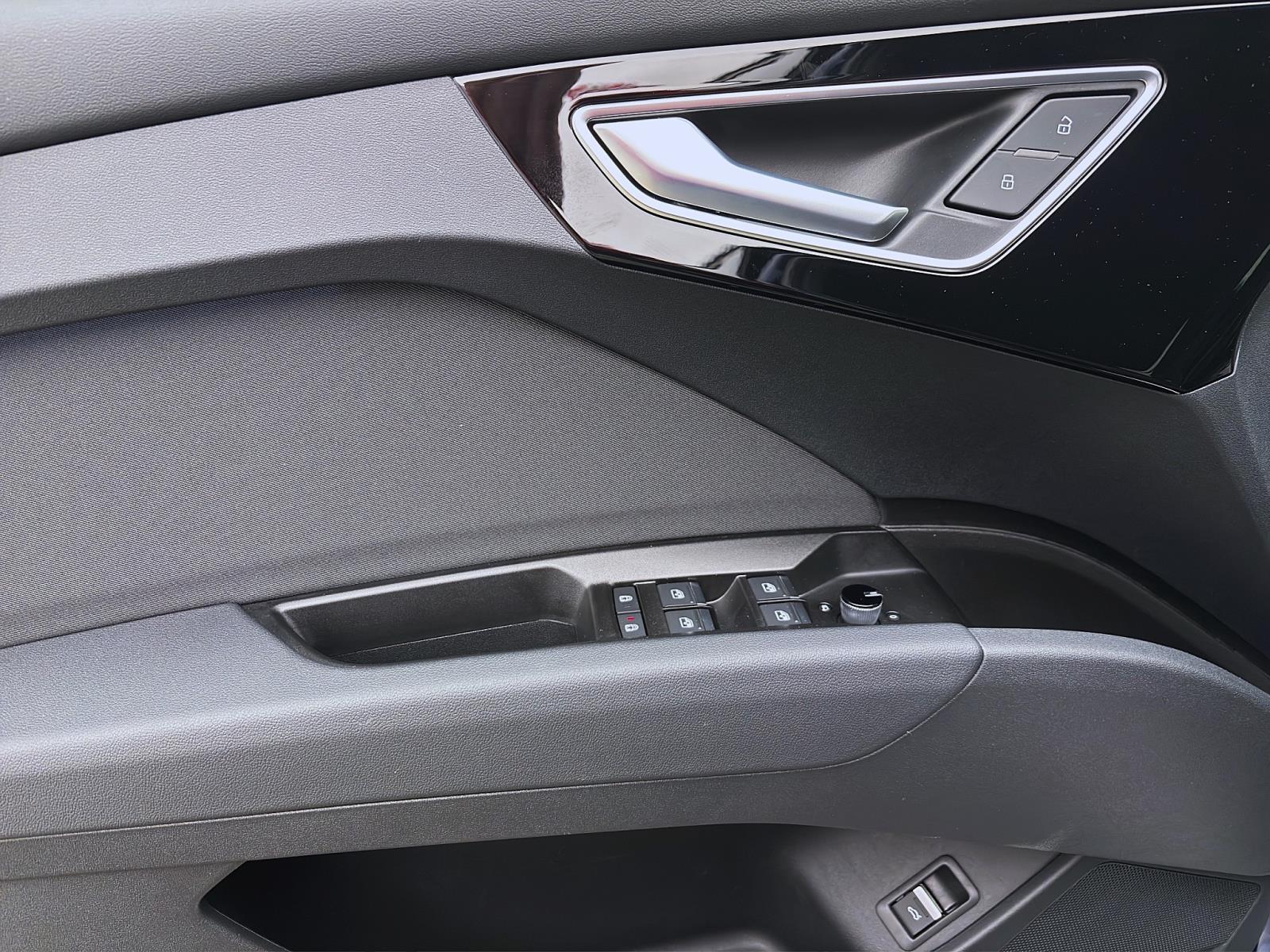 Bild 9: Audi Q4 e-tron Sportback 35 NAVI SHZG LM20 AHK