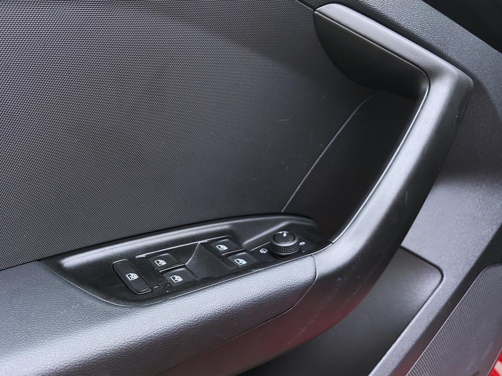 Bild 9: Audi A1 Sportback 30 TFSI S LINE NAVI KLIMA ACC LEDER