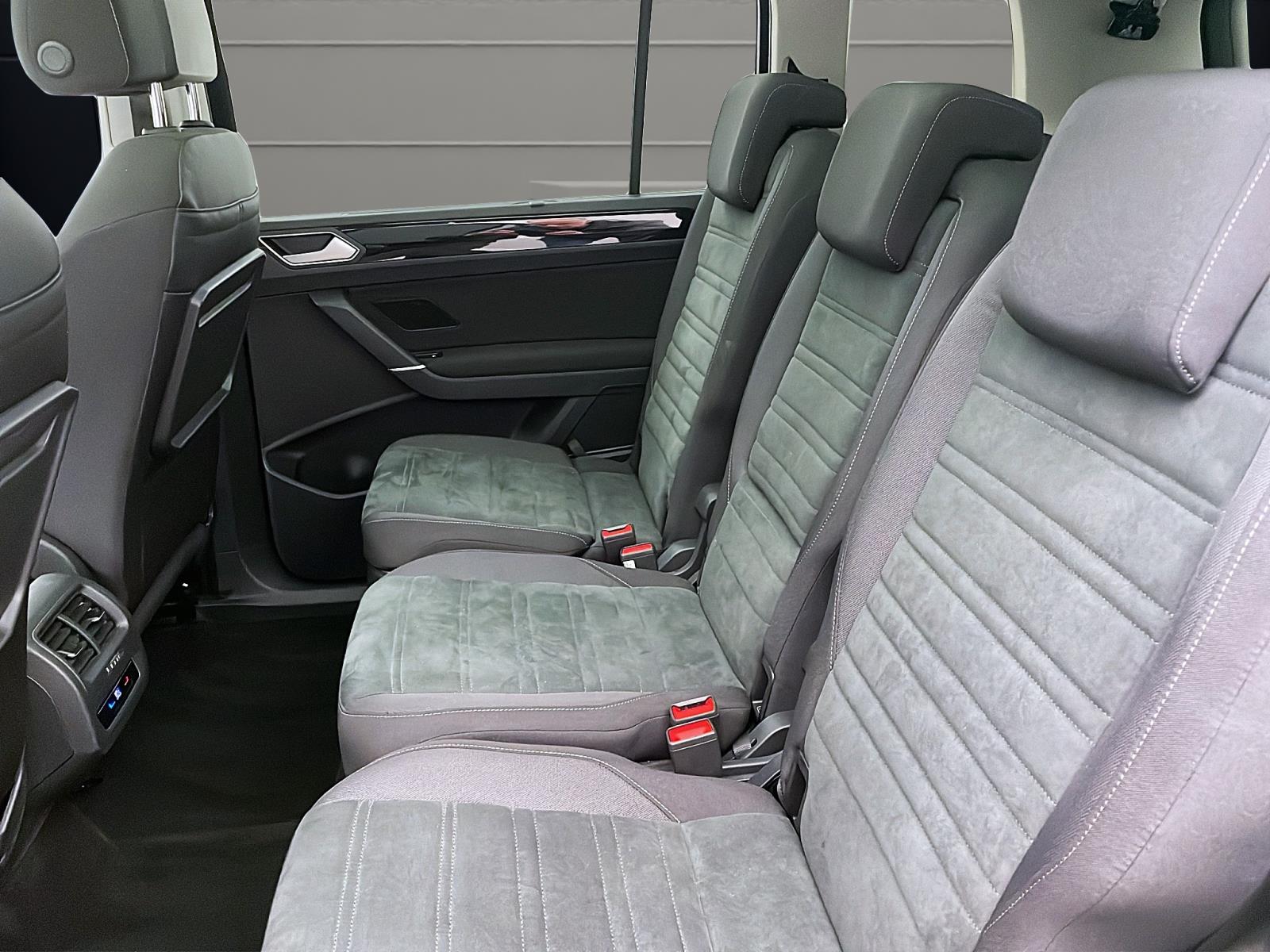 Bild 13: Volkswagen Touran 2.0 TDI DSG HIGHLINE PANO STDHZG AHK PDC