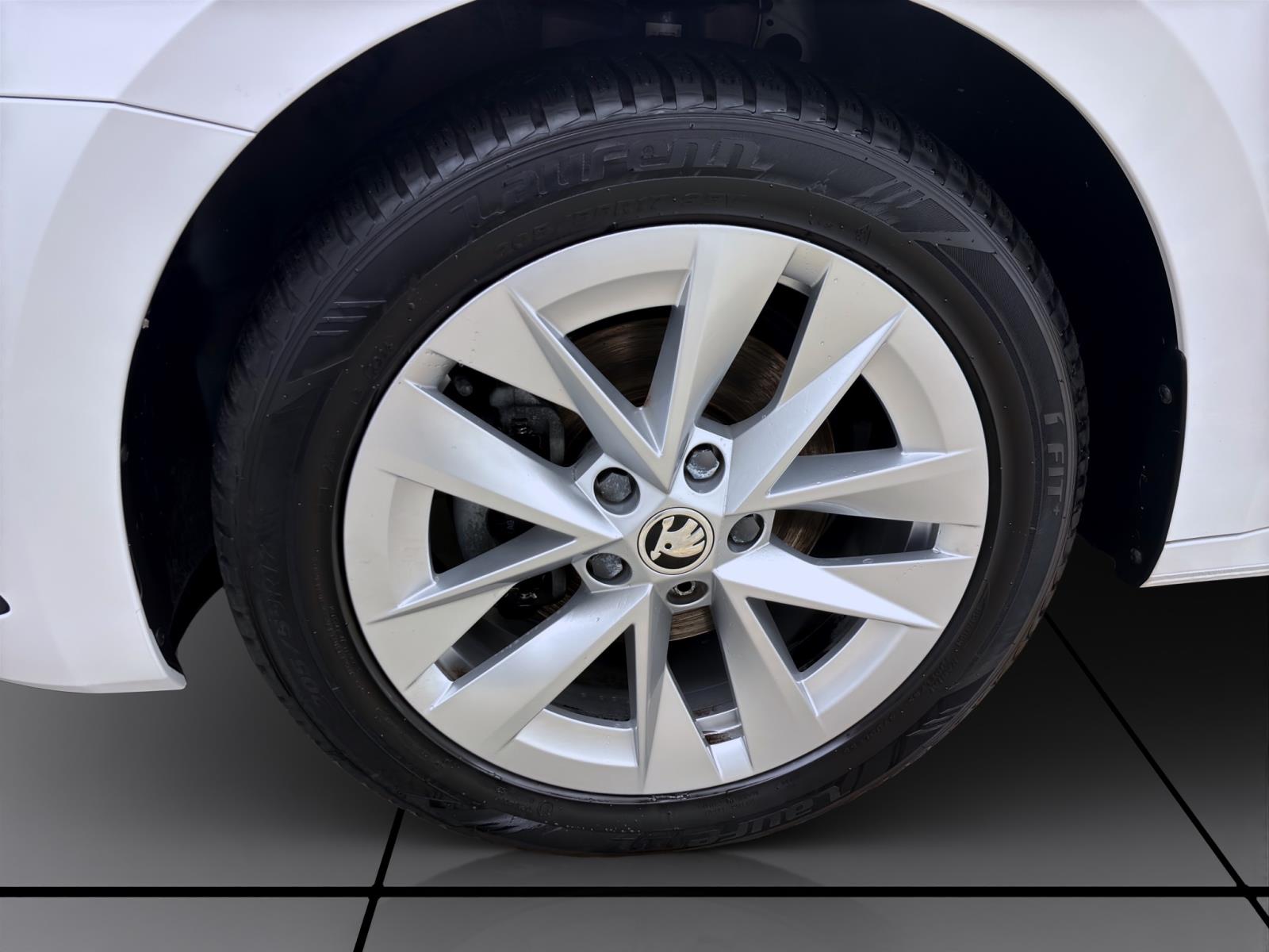 Bild 7: Skoda Octavia Combi 2.0 TDI DSG STYLE NAVI PDC SITZHZG LED