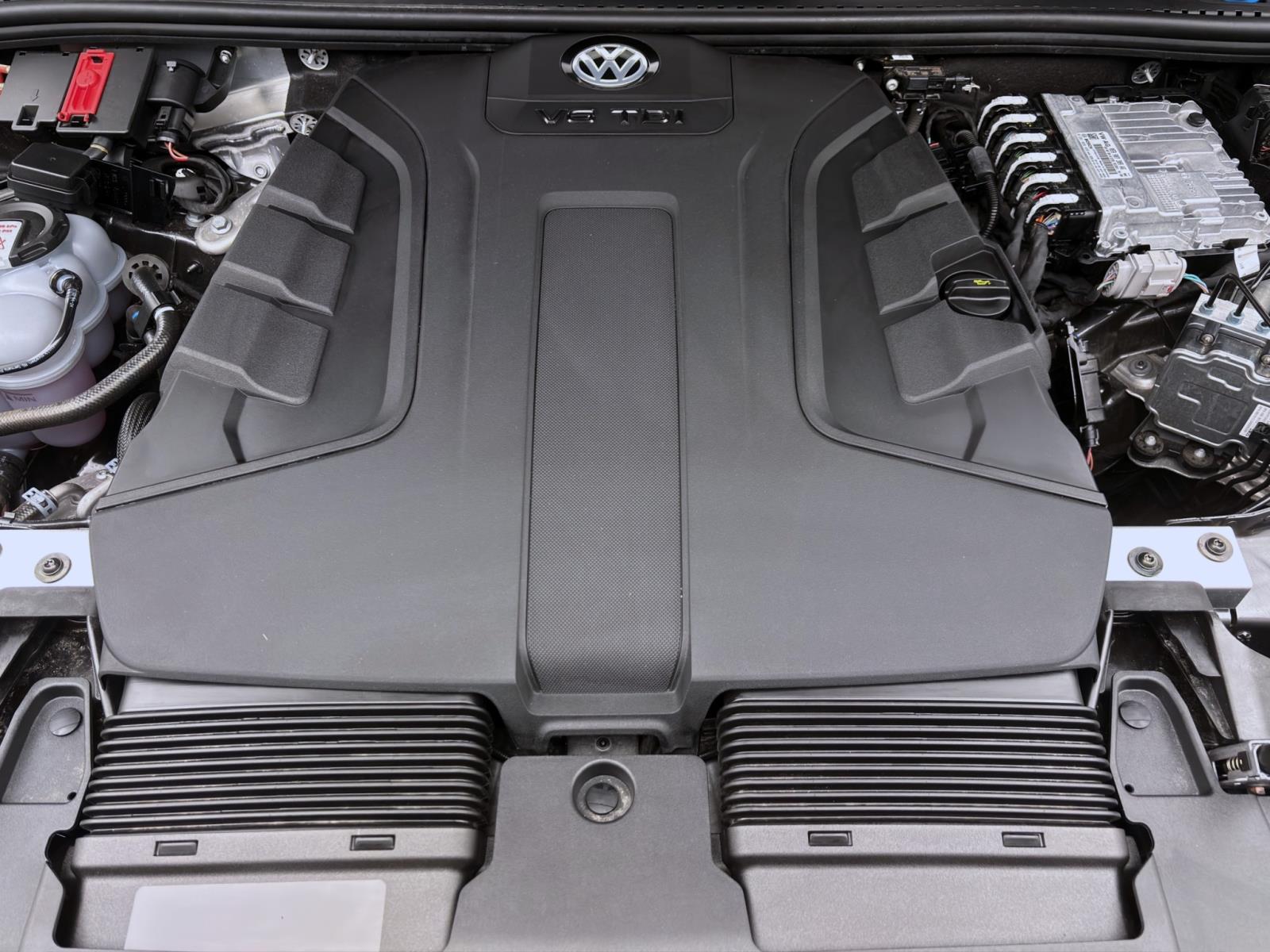 Bild 15: Volkswagen Touareg 3.0 TDI DSG 4M R-LINE AHK IQ.LIGHT KAMERA