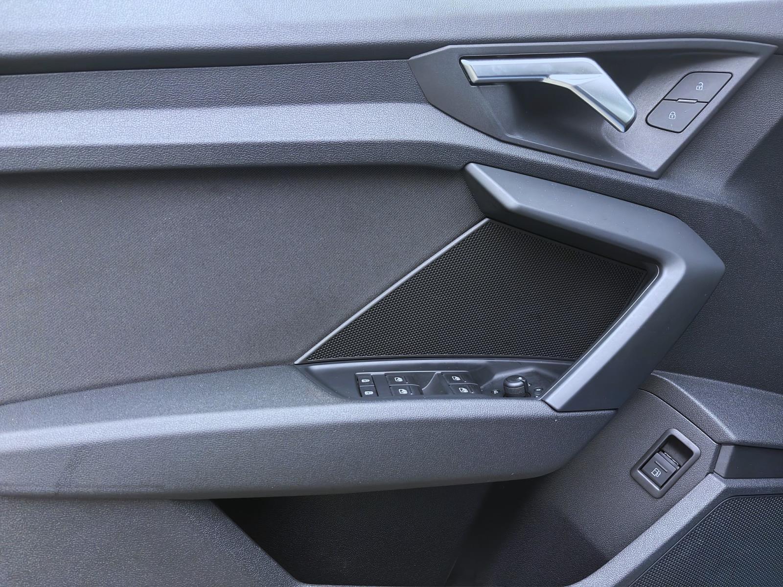 Bild 9: Audi A3 Sportback 40 TFSIe PDC SITZHZG KLIMA