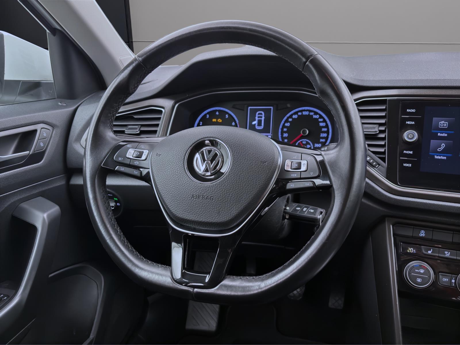 Bild 10: Volkswagen T-Roc 1.5 TSI STYLE PDC SITZHZG KLIMA LED