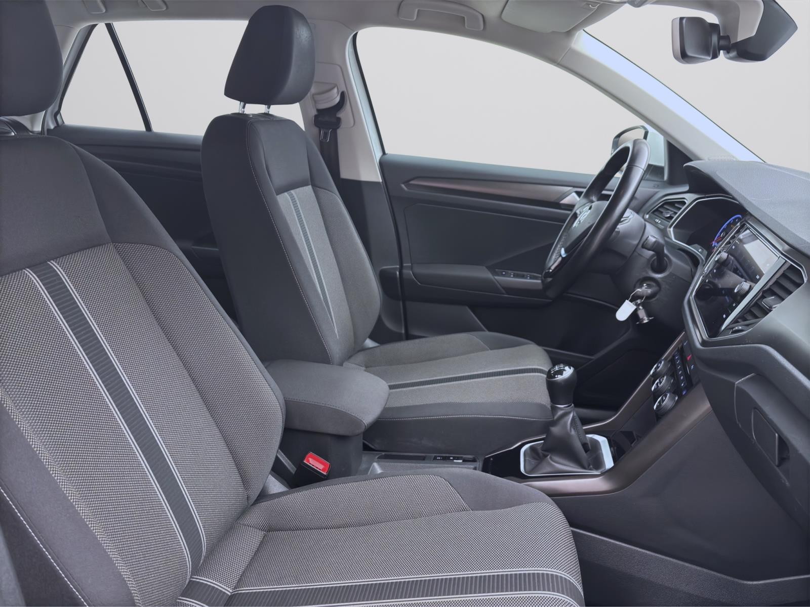 Bild 14: Volkswagen T-Roc 1.5 TSI STYLE PDC SITZHZG KLIMA LED