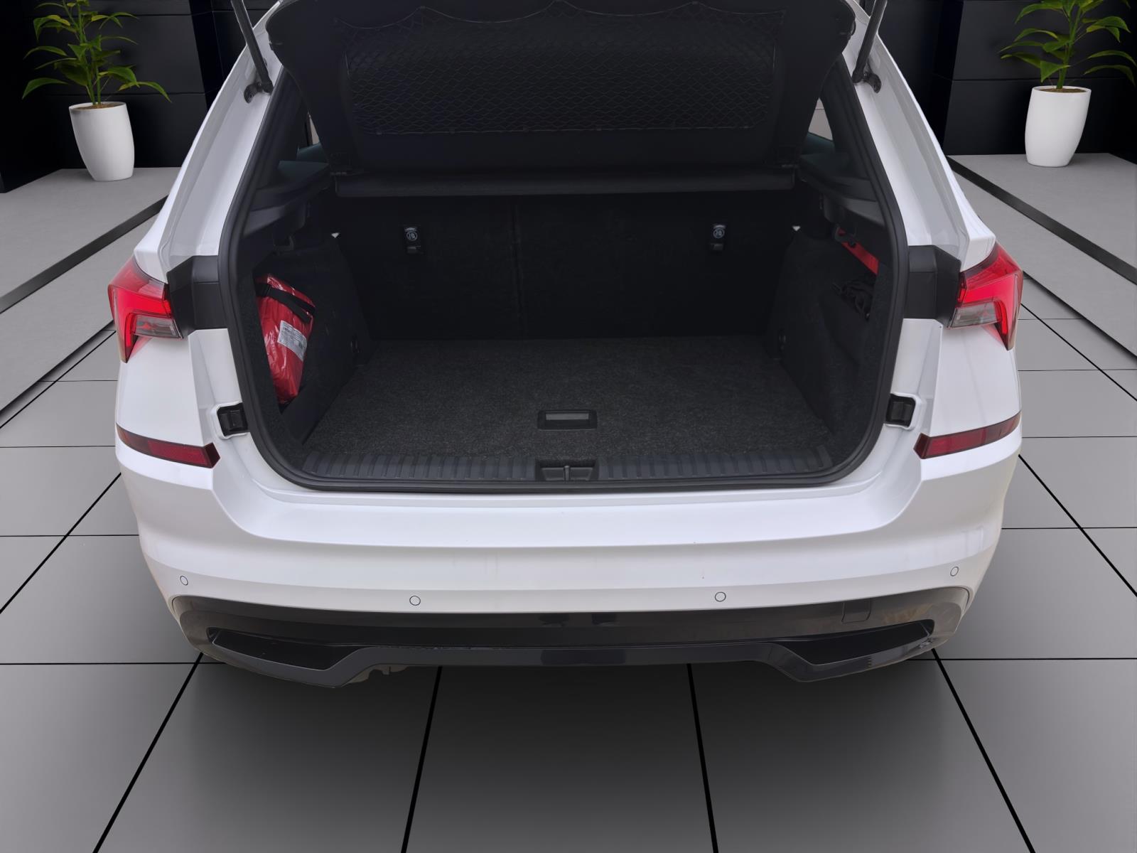 Bild 3: Skoda Kamiq 1.0 TSI DSG MONTE CARLO PANO PDC SITZHZG LED