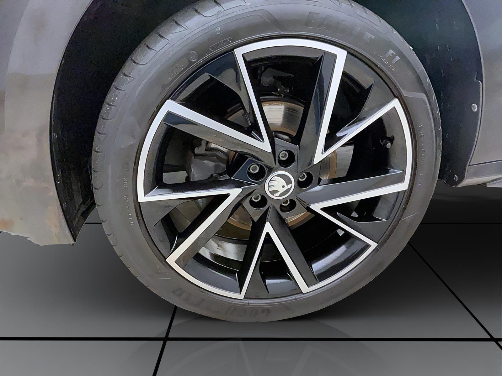 Bild 7: Skoda Kamiq 1.5 TSI DSG MONTE CARLO PANO AHK PDC SITZHZG