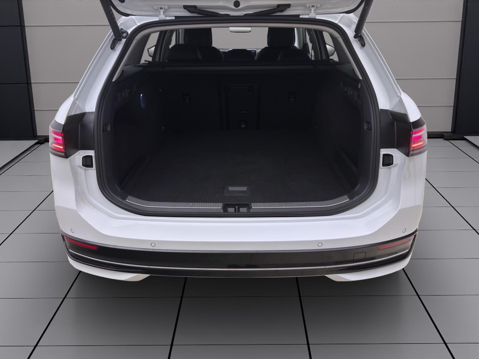 Bild 3: Volkswagen Passat Variant 2.0 TDI DSG ELEGANCE NAVI AHK KAMERA PDC