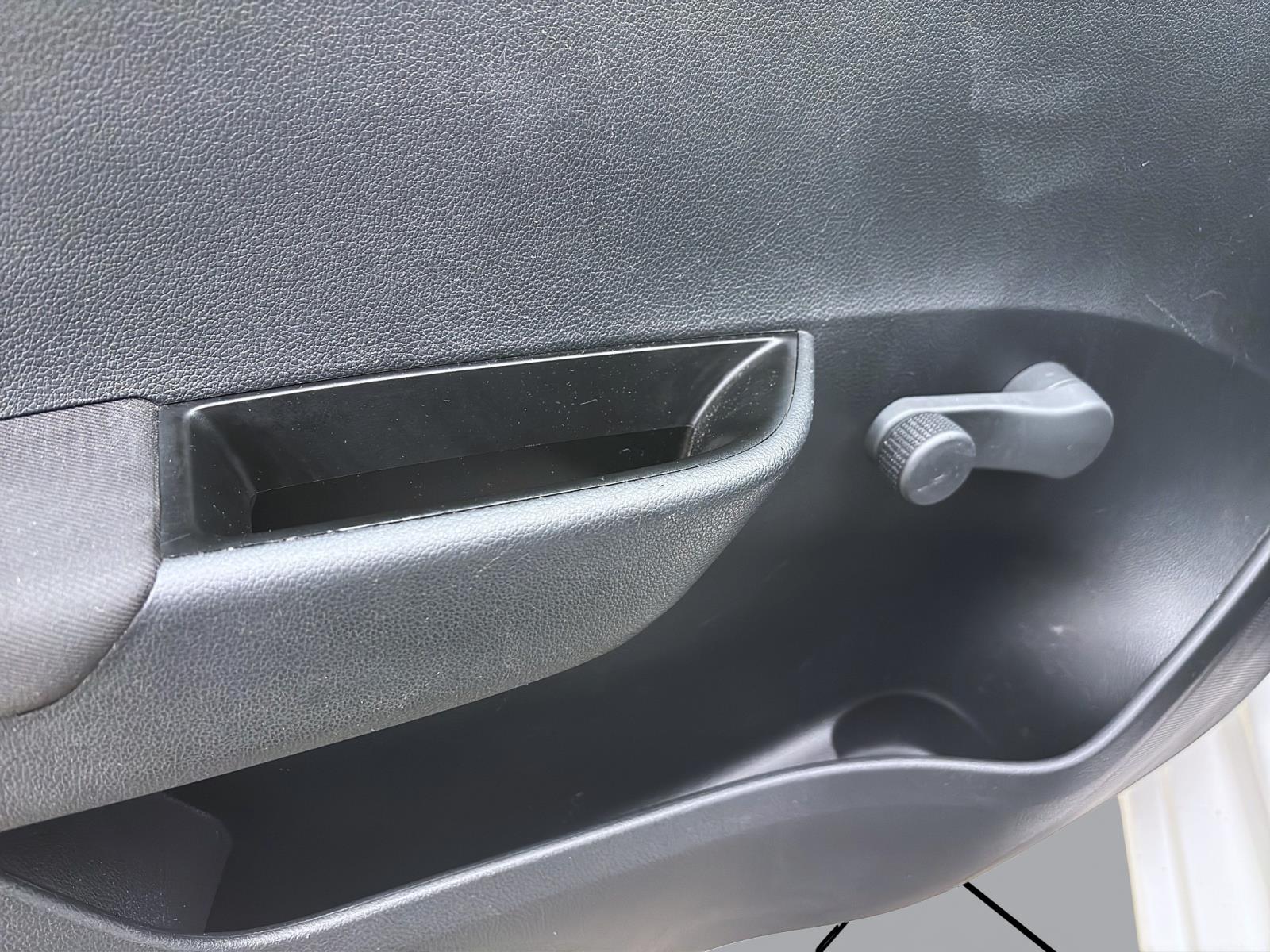 Bild 9: Skoda Fabia 1.0 TSI ACTIVE KLIMA BLUETOOTH