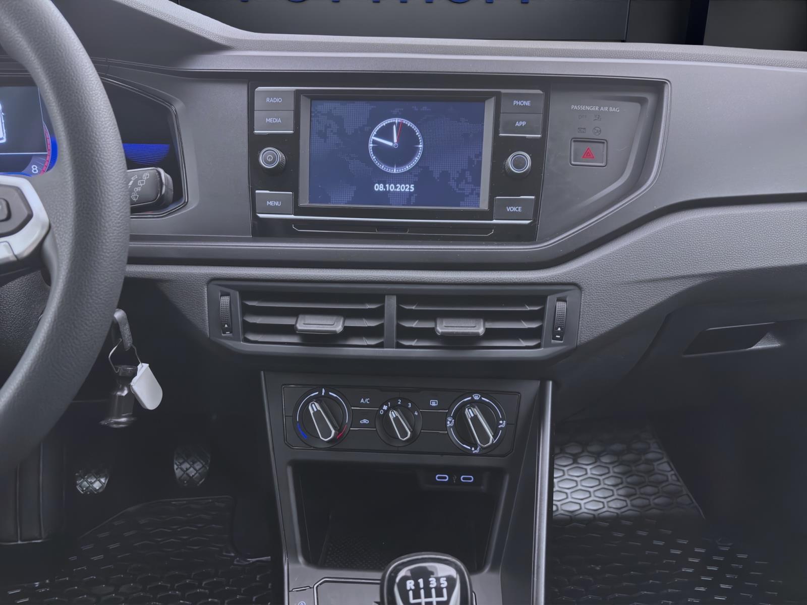 Bild 12: Volkswagen Polo 1.0 MPI PDC KLIMA LED DAB+ D.COCKPIT