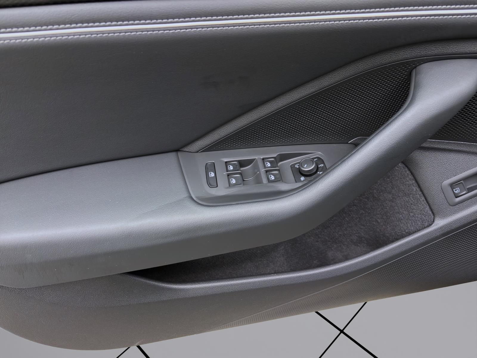 Bild 9: Volkswagen Passat Variant 1.5 TSI eHybrid BUSINESS NAVI AHK KAMERA KLIMA