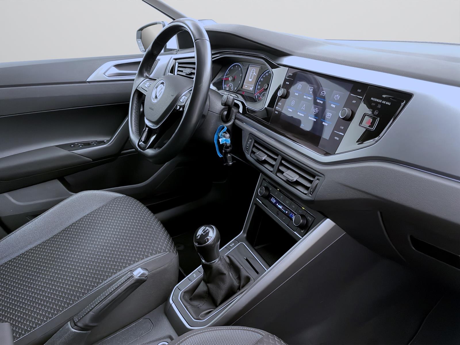 Bild 15: Volkswagen Polo 1.0 TSI ACTIVE PDC SITZHZG KLIMA