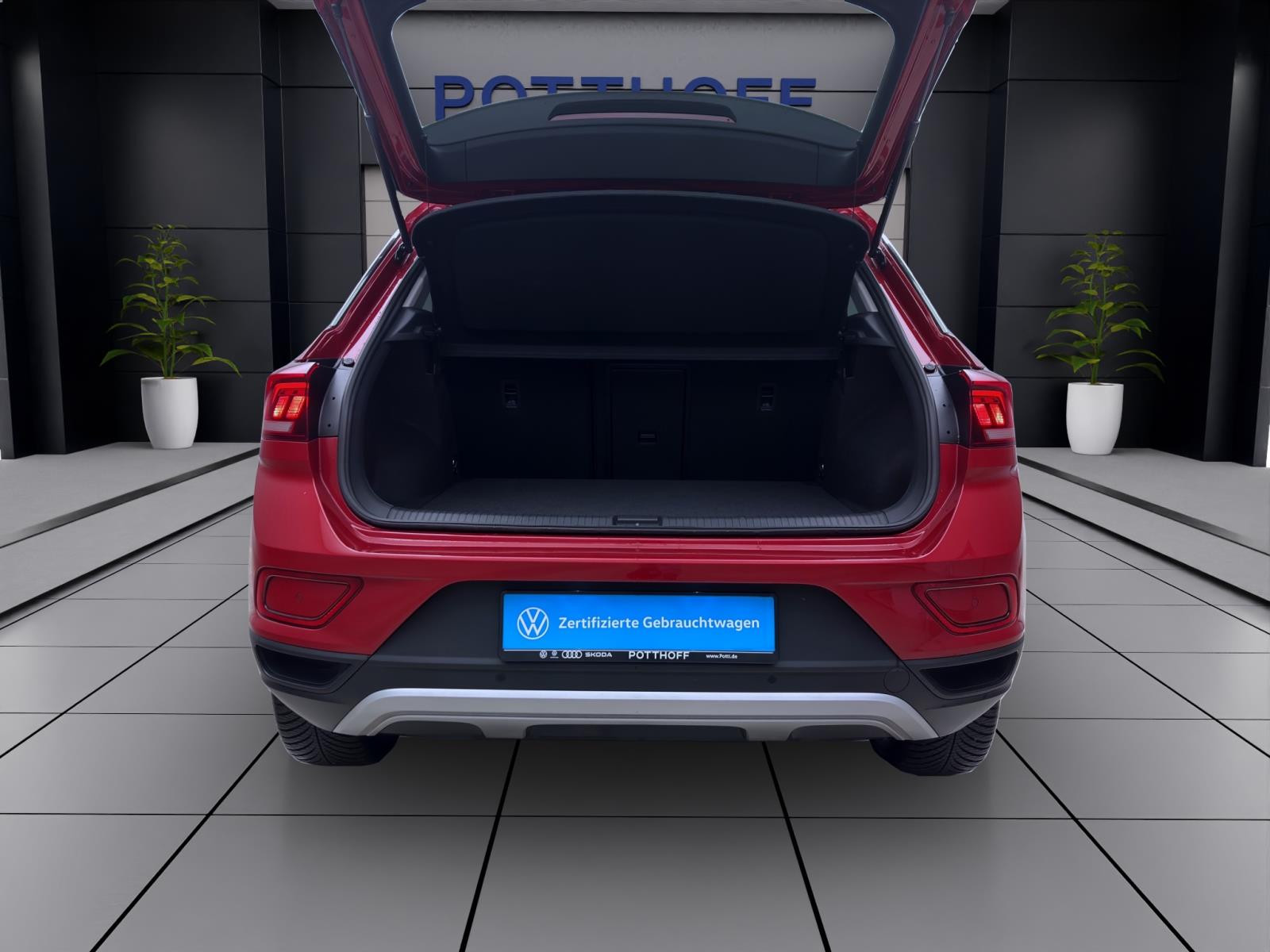 Bild 3: Volkswagen T-Roc 1.5 TSI DSG MOVE NAVI AHK KLIMA KAMERA