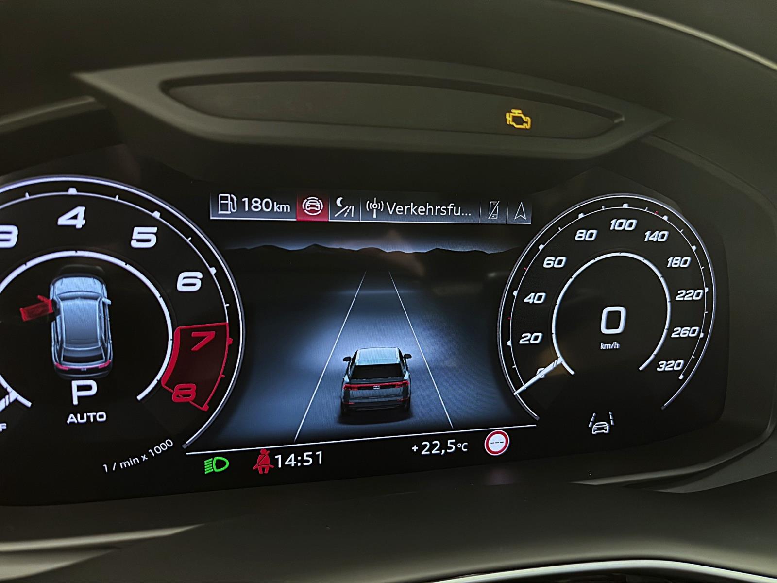 Bild 11: Audi RSQ8 Q PERFORMANCE PANO STDHZG HD-MATRIX AHK