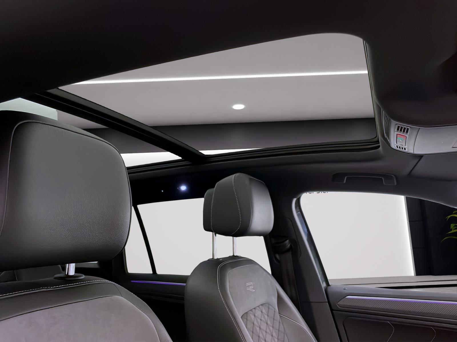 Bild 15: Volkswagen Tiguan 2.0 TDI DSG 4M R-LINE PANO AHK MATRIX NAVI