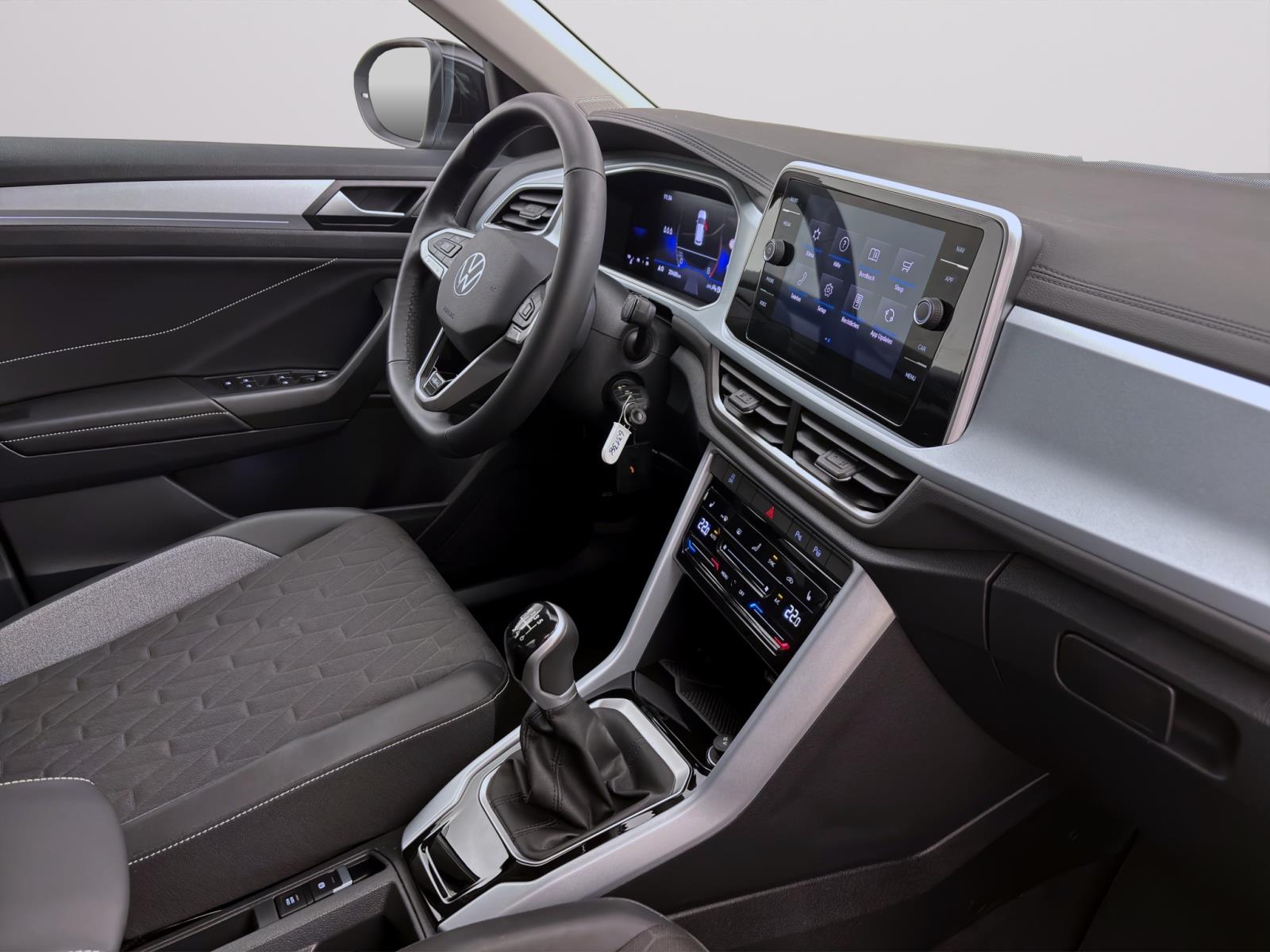 Bild 15: Volkswagen T-Roc 1.0 TSI GOAL NAVI PDC LED SITZHZG