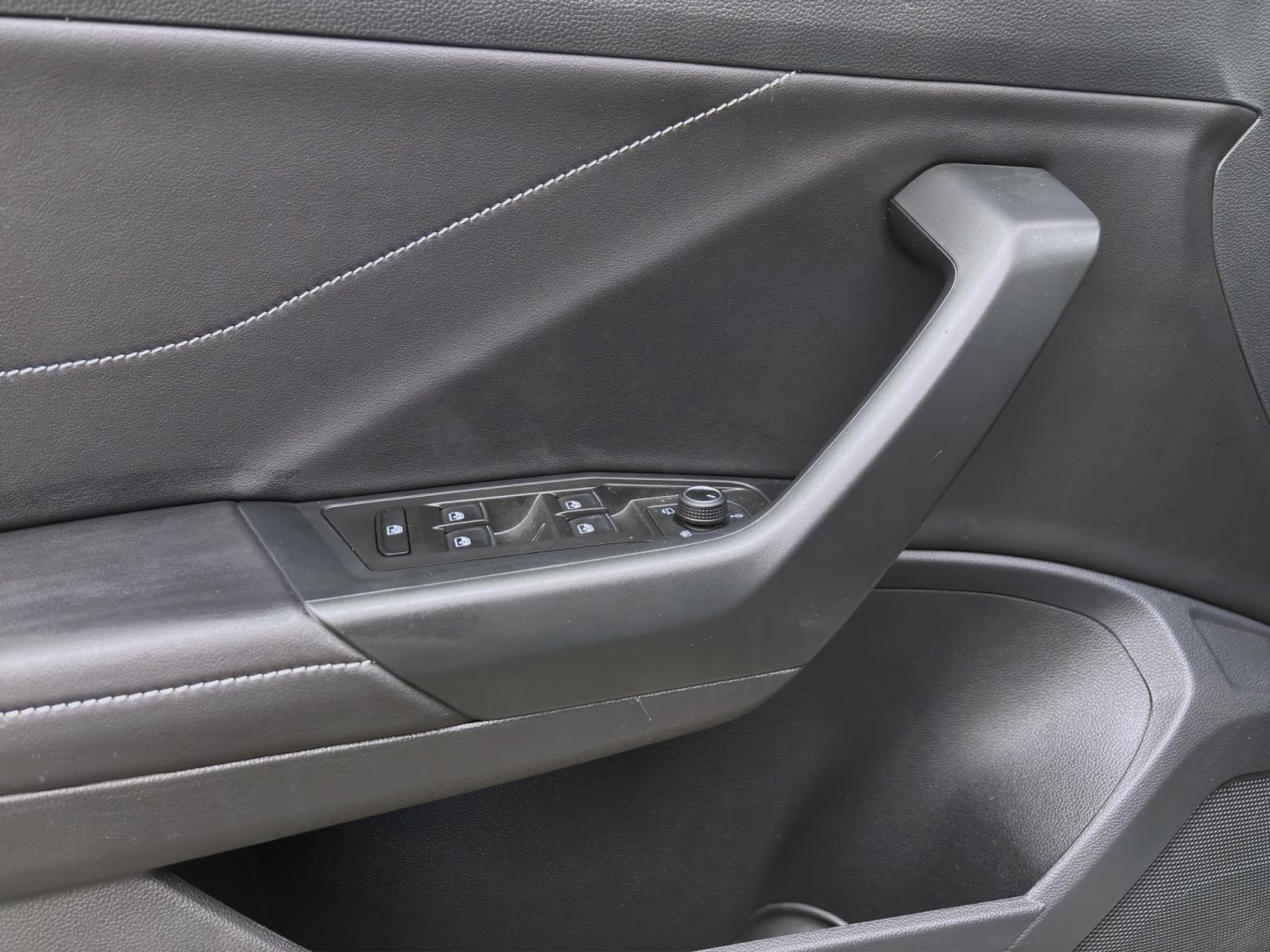 Bild 9: Volkswagen T-Roc 1.0 TSI GOAL NAVI PDC LED SITZHZG