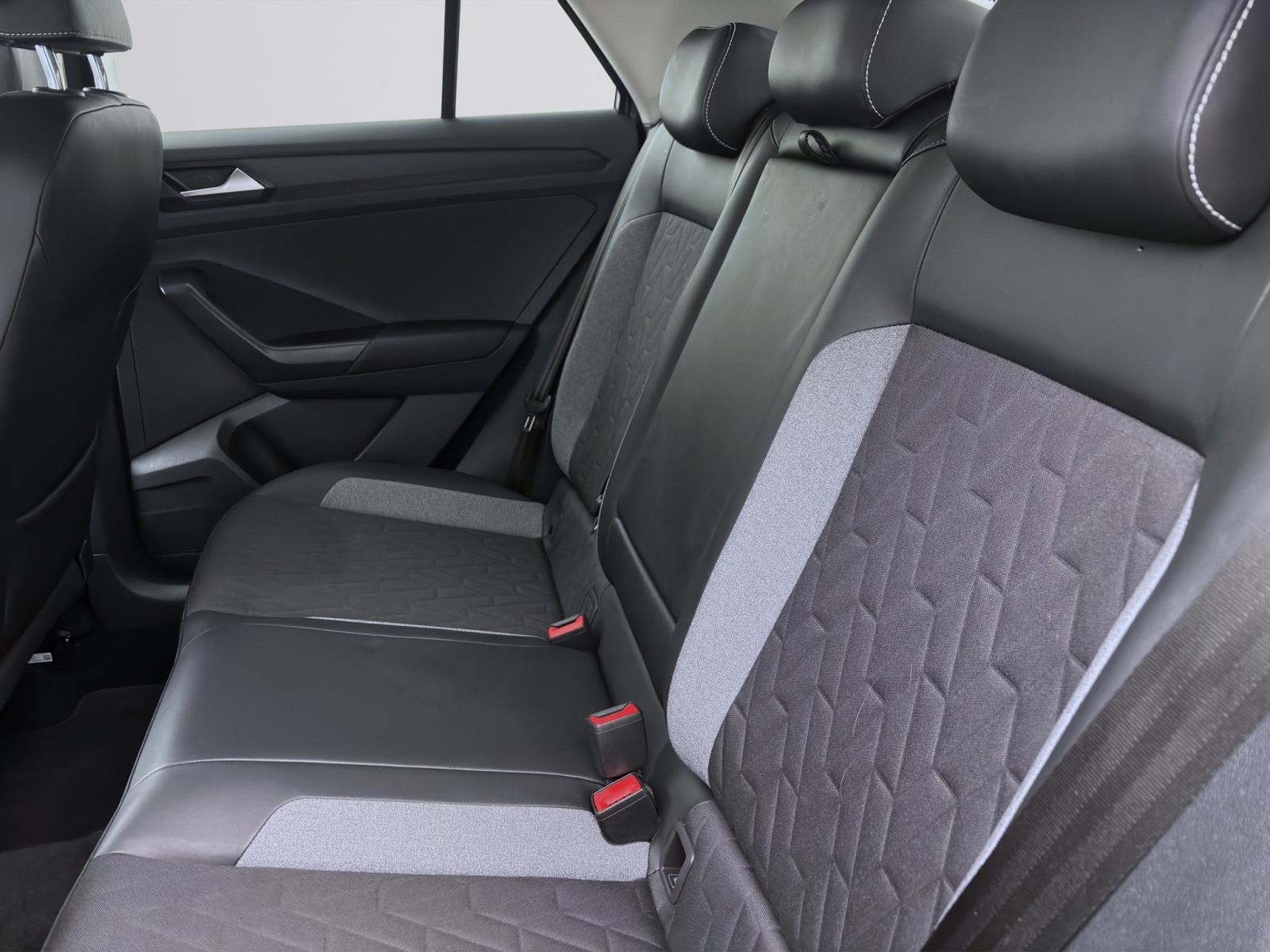 Bild 13: Volkswagen T-Roc 1.0 TSI GOAL NAVI PDC LED SITZHZG