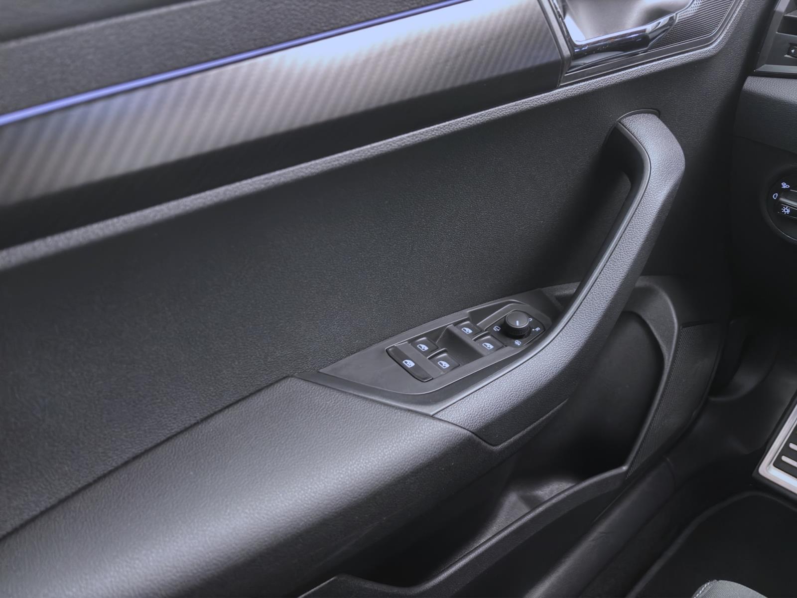 Bild 9: Skoda Karoq 2.0 TSI DSG 4x4 SPORTLINE MATRIX PDC SITZHZG