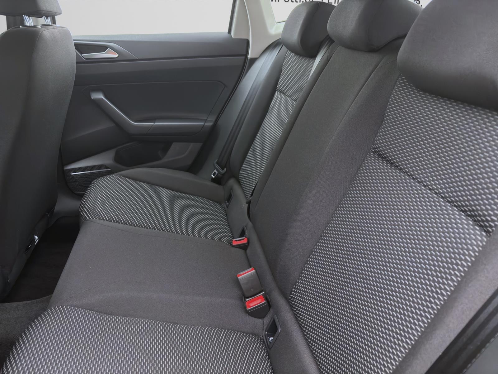 Bild 14: Volkswagen Polo 1.0 MPI SITZHZG LED PDC DAB+