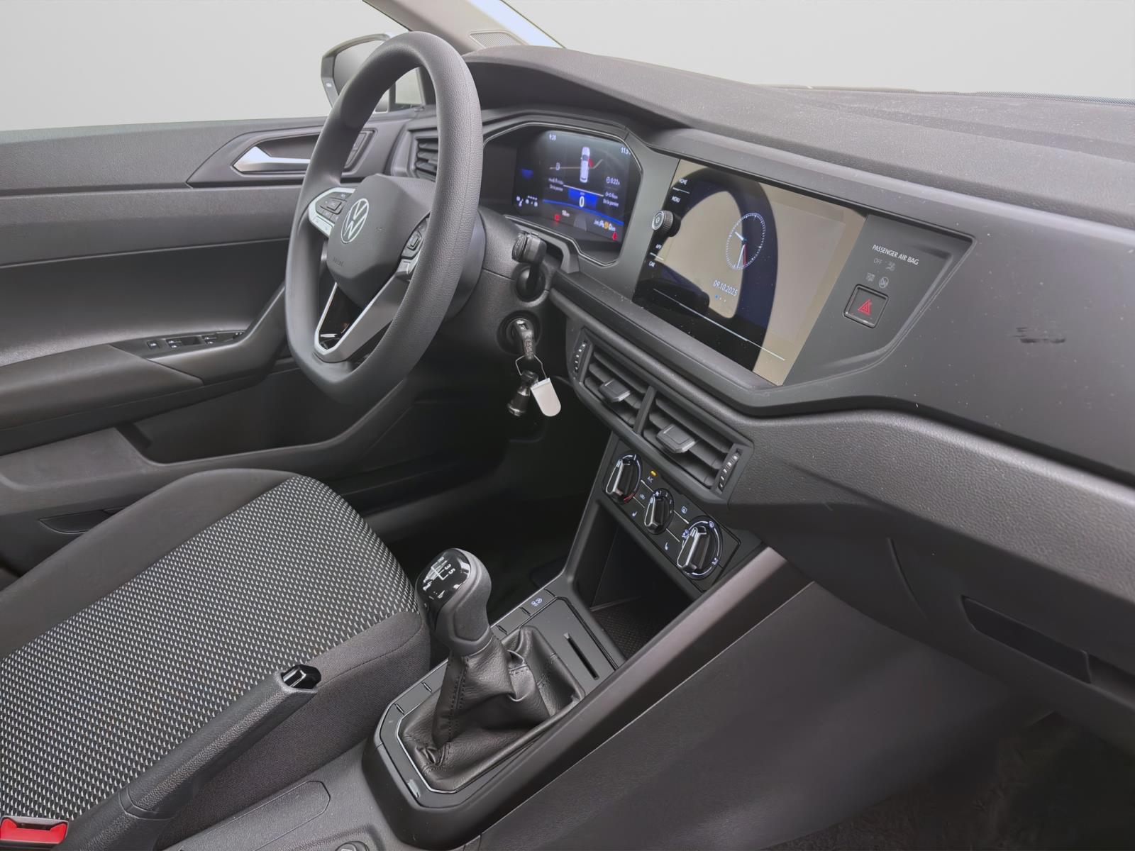 Bild 16: Volkswagen Polo 1.0 MPI SITZHZG LED PDC DAB+