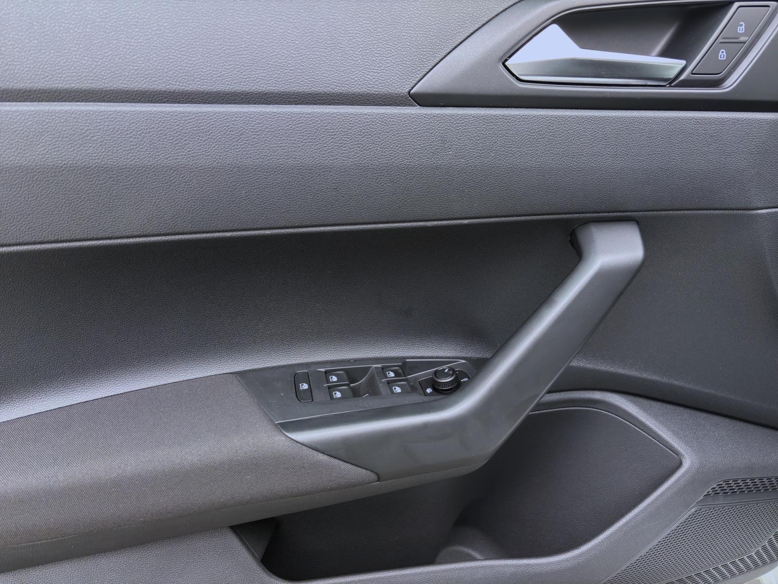 Bild 9: Volkswagen Polo 1.0 MPI SITZHZG LED PDC DAB+