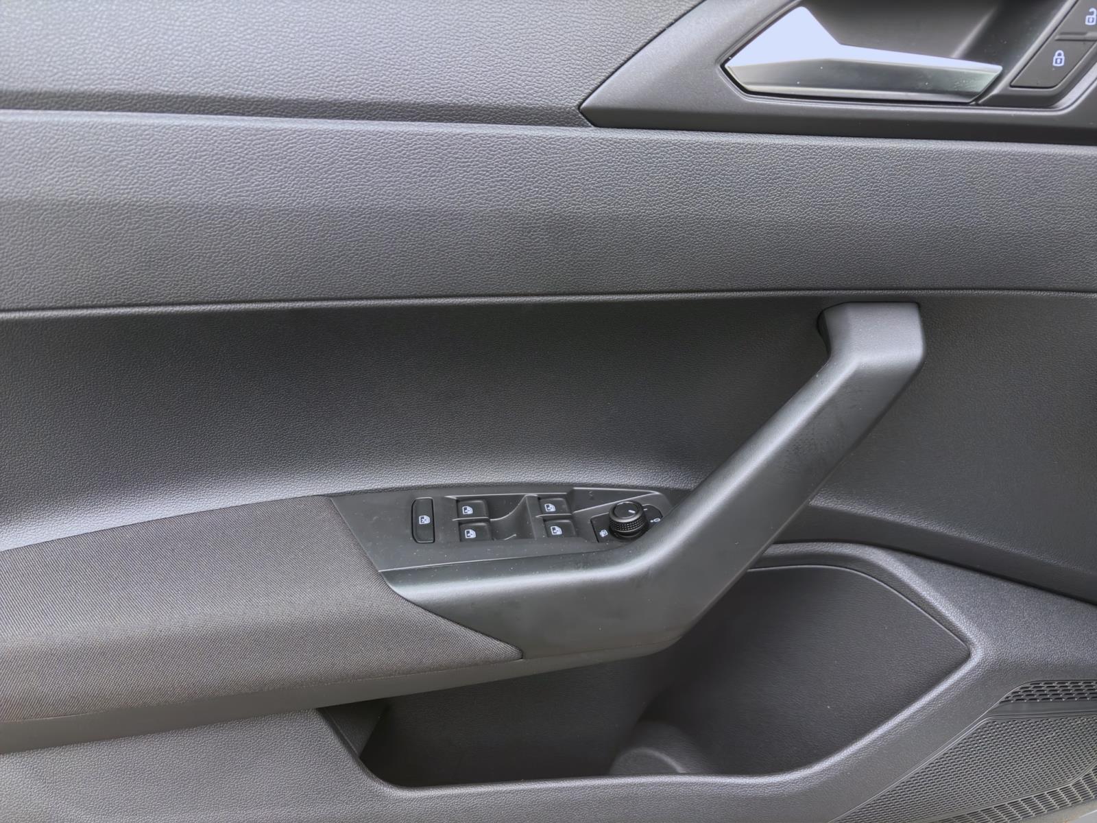 Bild 9: Volkswagen Polo 1.0 MPI SITZHZG LED PDC DAB+