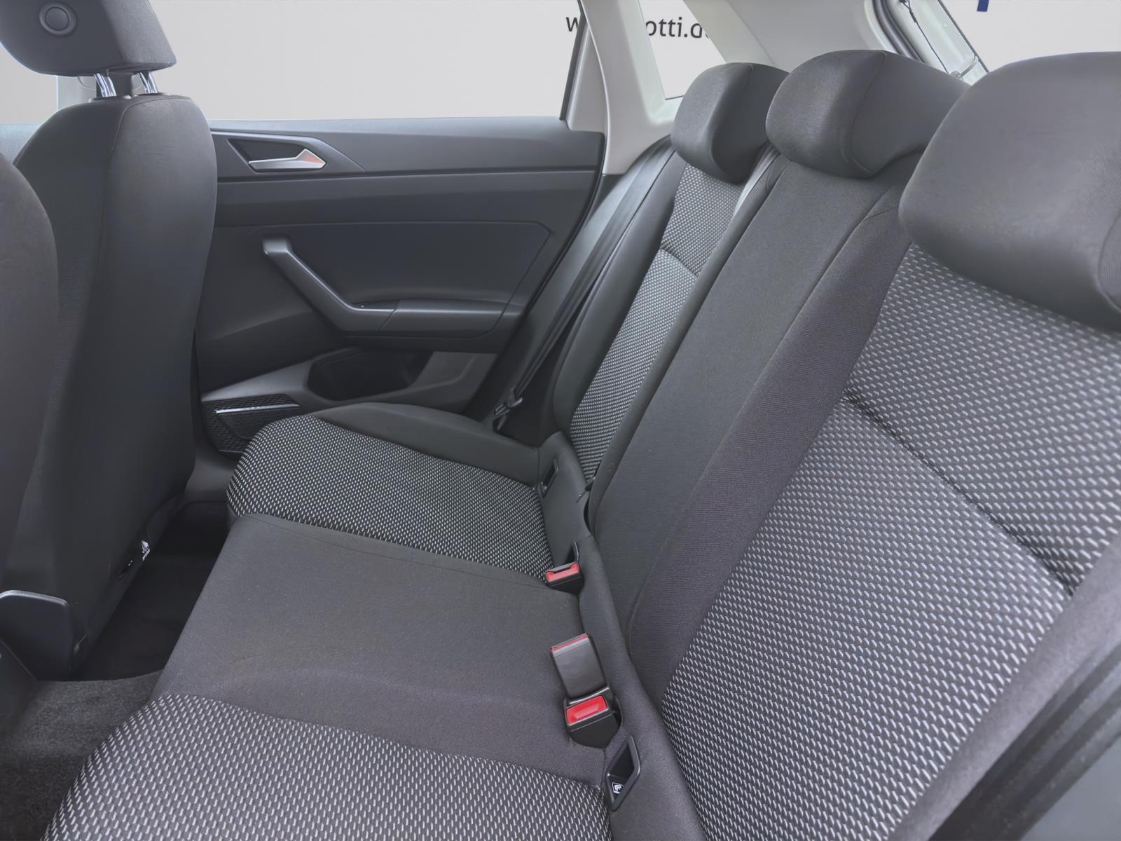 Bild 14: Volkswagen Polo 1.0 MPI SITZHZG LED PDC DAB+