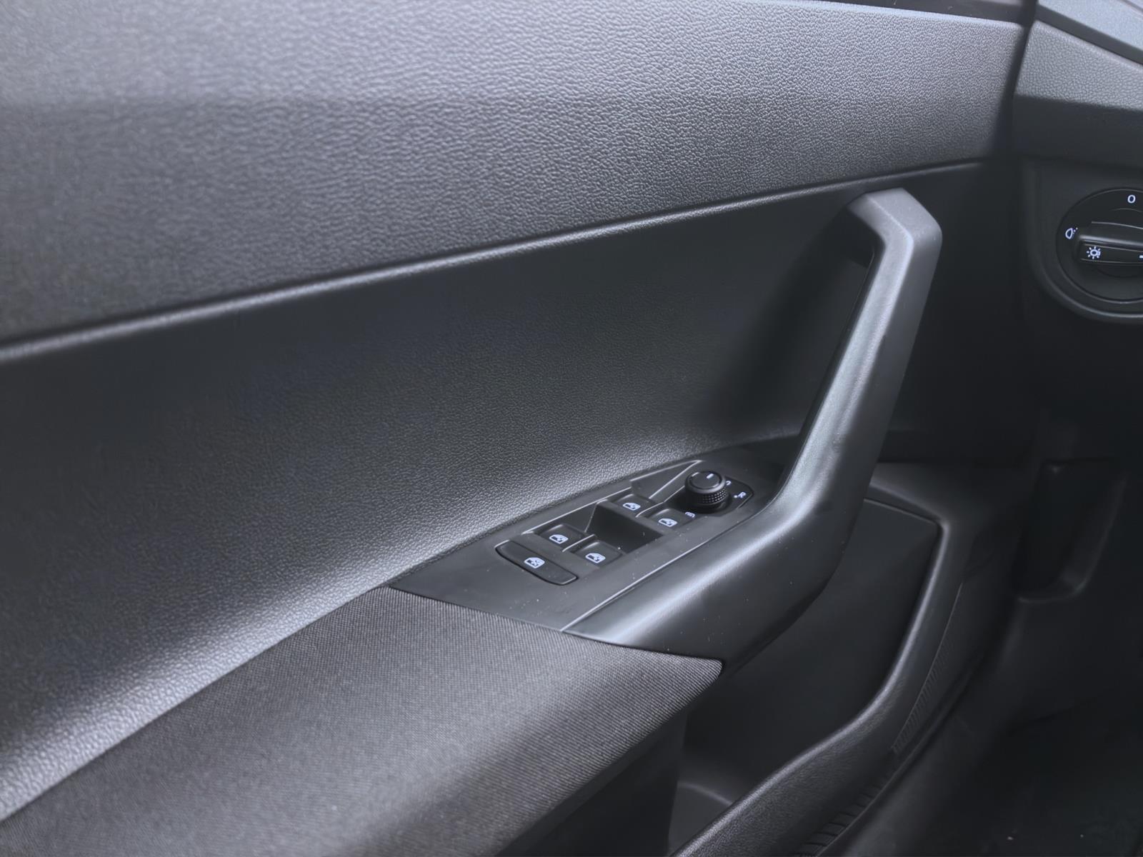 Bild 9: Volkswagen Polo 1.0 MPI SITZHZG LED PDC DAB+