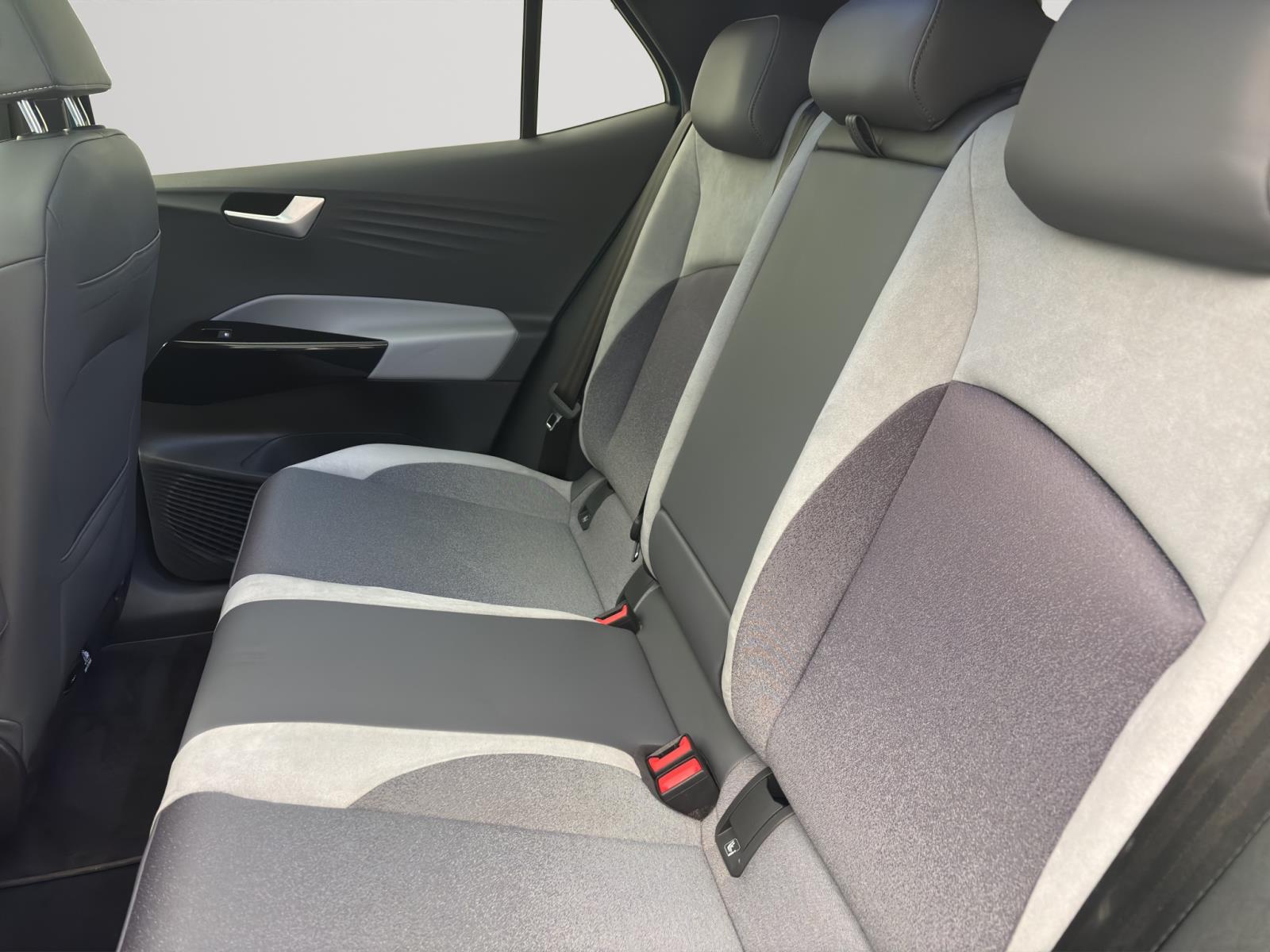 Bild 13: Volkswagen ID.3 PRO PERFORMANCE TECH PANO MATRIX NAVI PDC