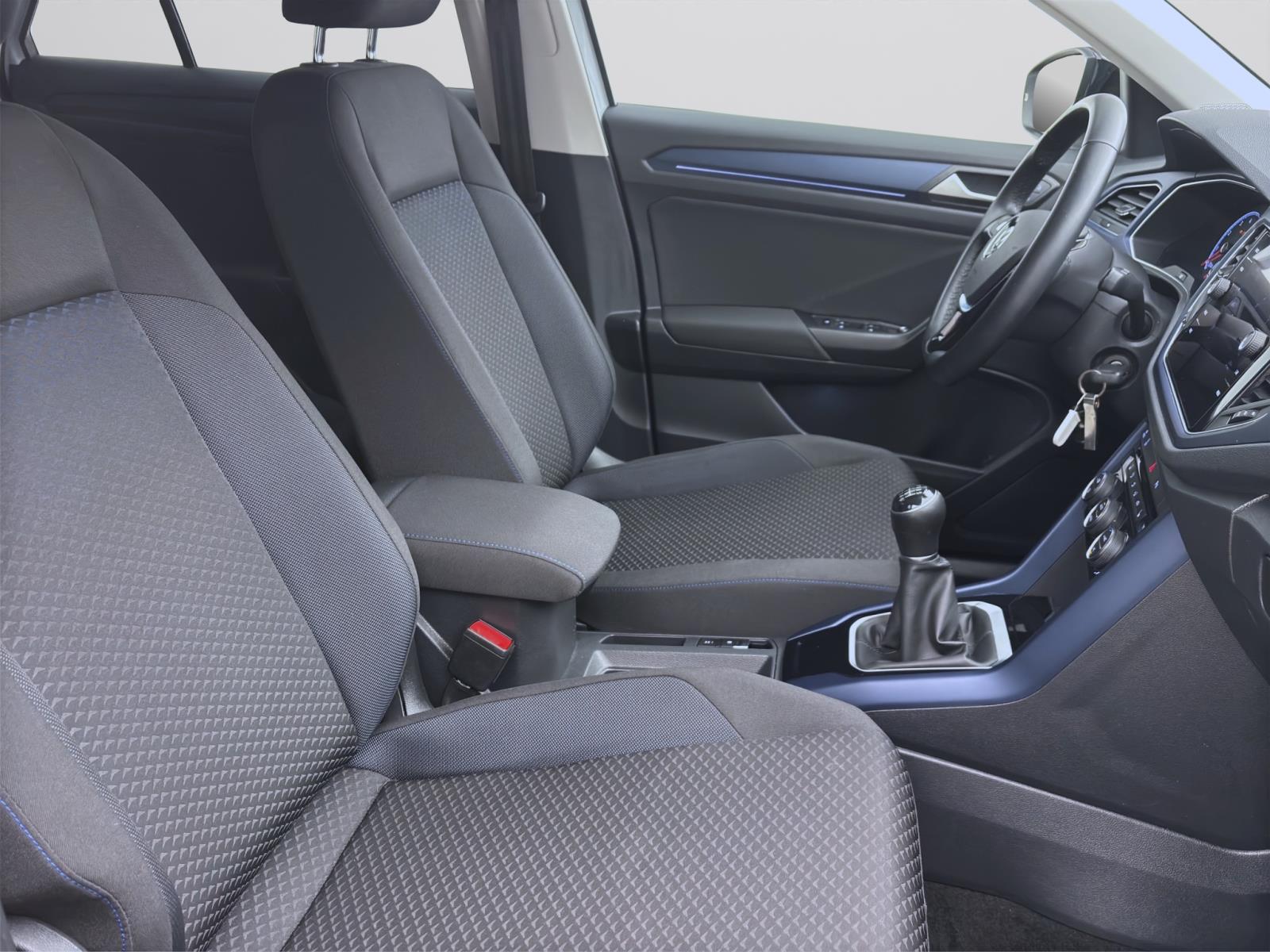 Bild 14: Volkswagen T-Roc 1.5 TSI UNITED NAVI PDC SITZHZG KLIMA