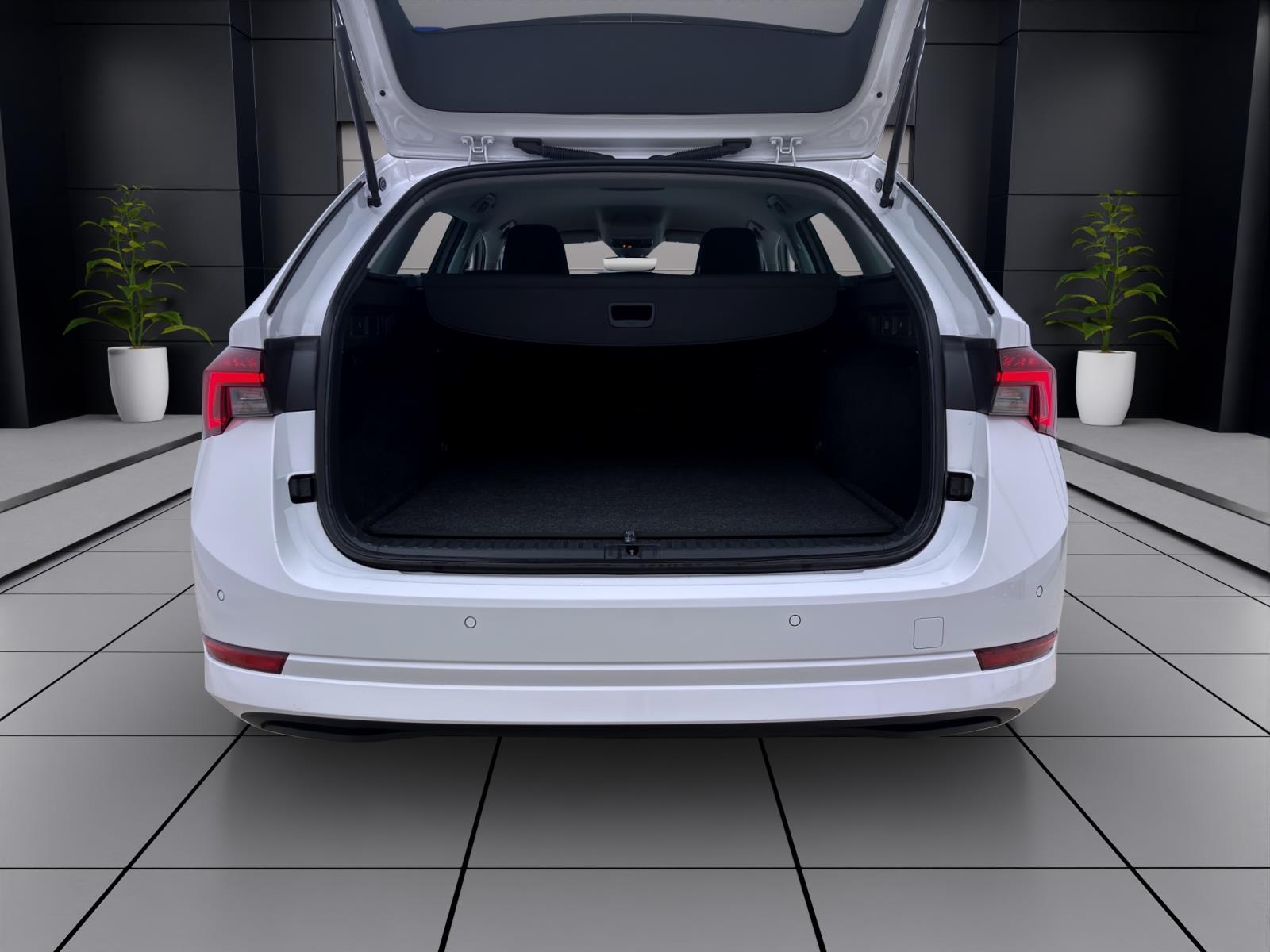 Bild 3: Skoda Octavia Combi 2.0 TDI DSG STYLE NAVI AHK KAMERA PDC