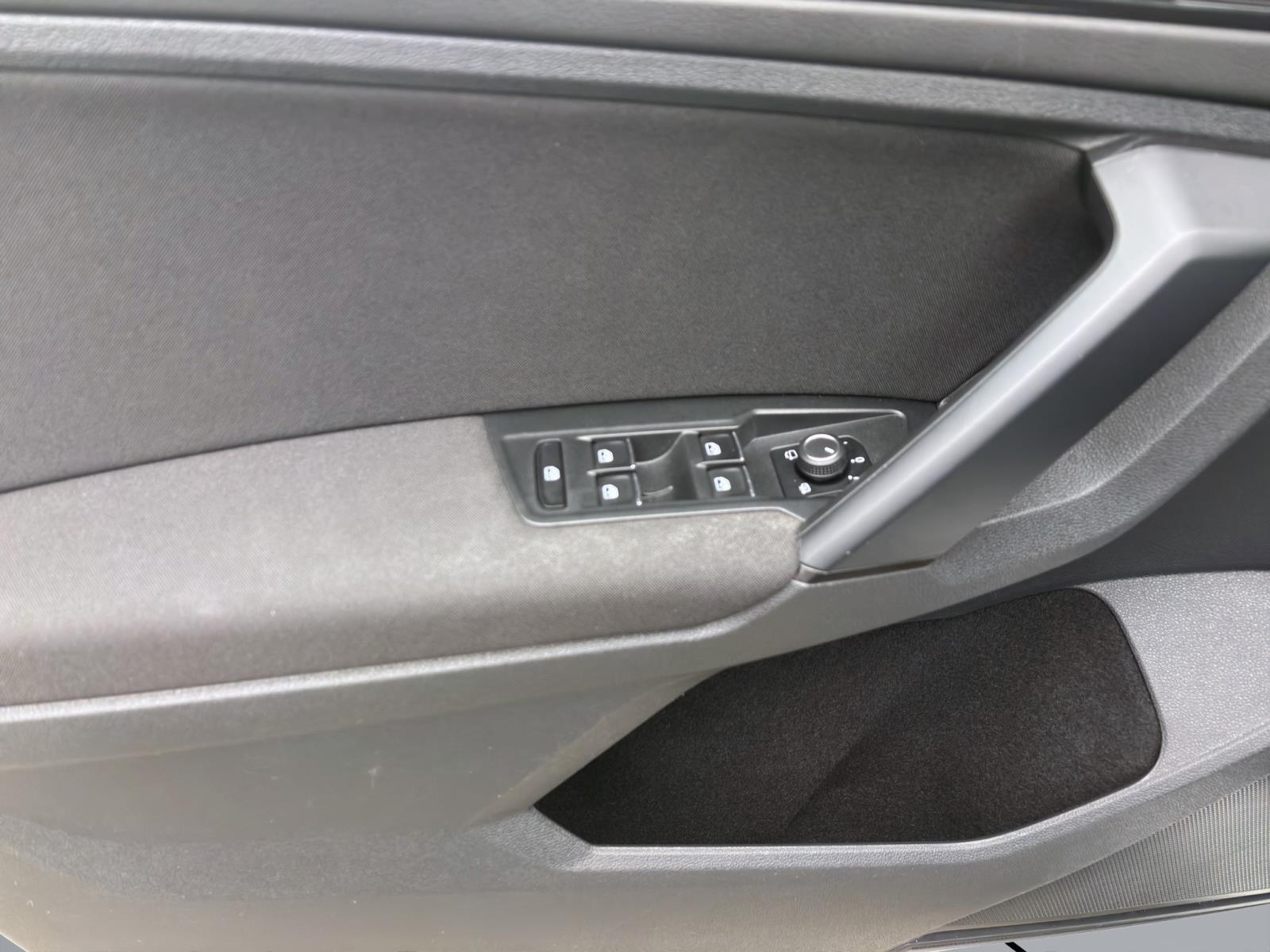 Bild 9: Volkswagen Tiguan 1.4 TSI COMFORTLINE NAVI PDC SITZHZG AHK