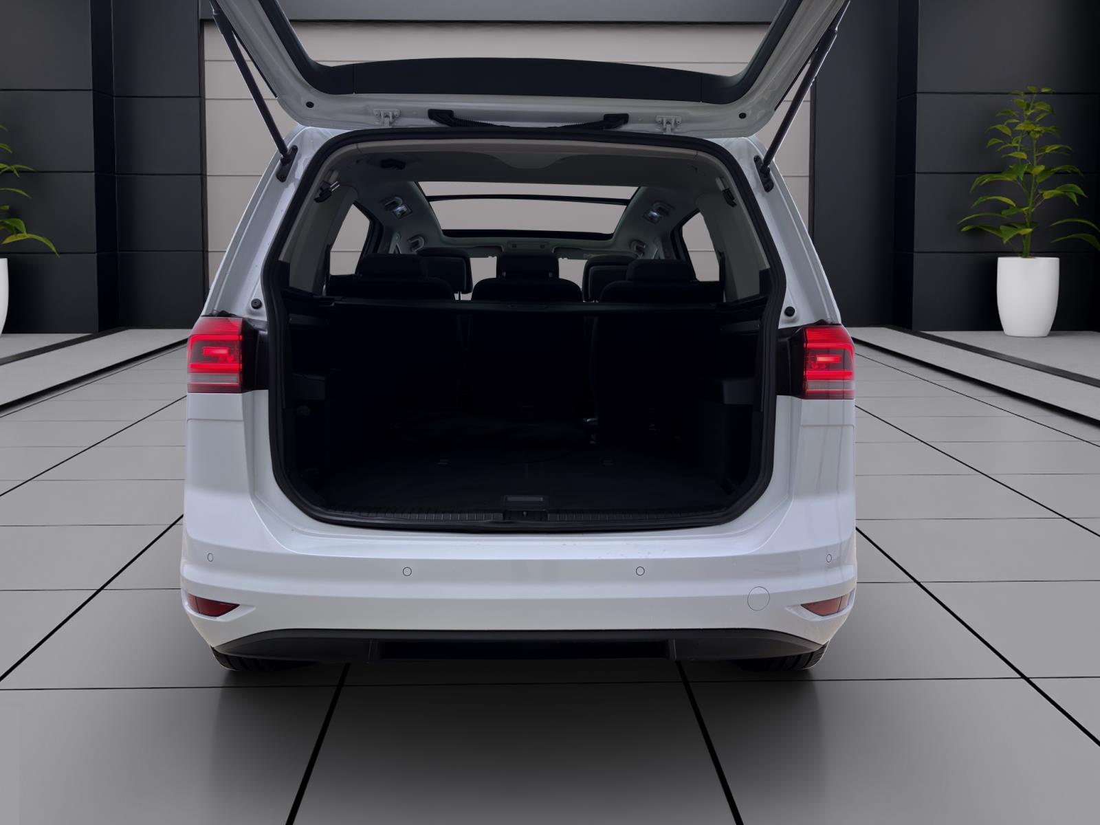 Bild 3: Volkswagen Touran 2.0 TDI COMFORTLINE PANO AHK NAVI DCC