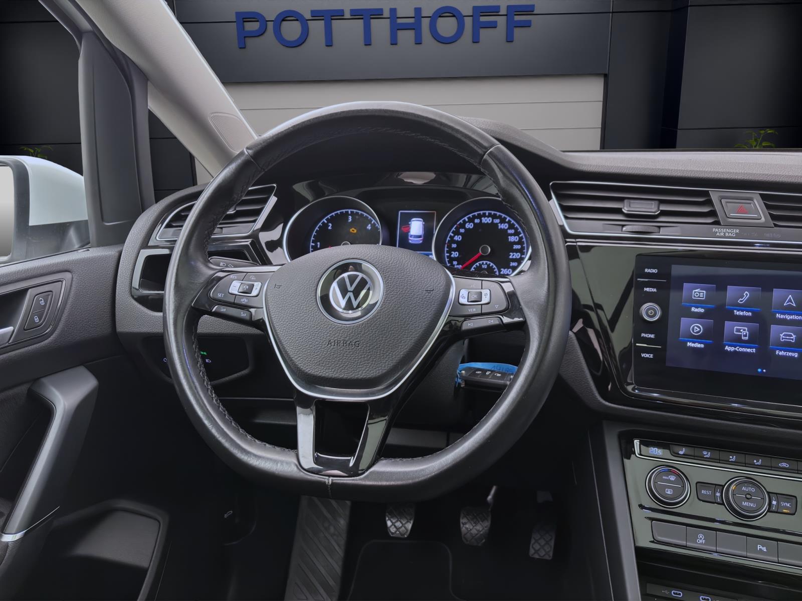 Bild 10: Volkswagen Touran 2.0 TDI COMFORTLINE PANO AHK NAVI DCC