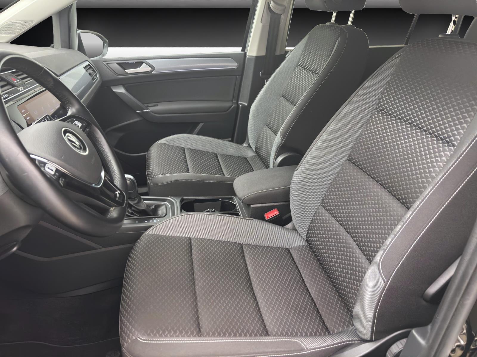 Bild 8: Volkswagen Touran 2.0 TDI DSG ACTIVE NAVI PDC SITZHZG ACC