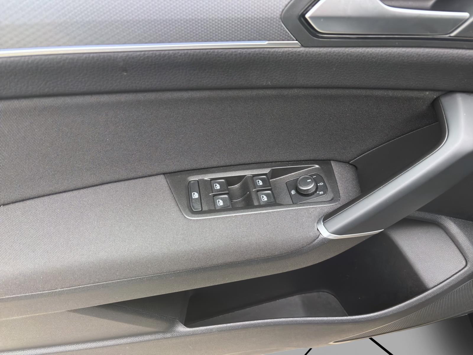 Bild 9: Volkswagen Touran 2.0 TDI DSG ACTIVE NAVI PDC SITZHZG ACC