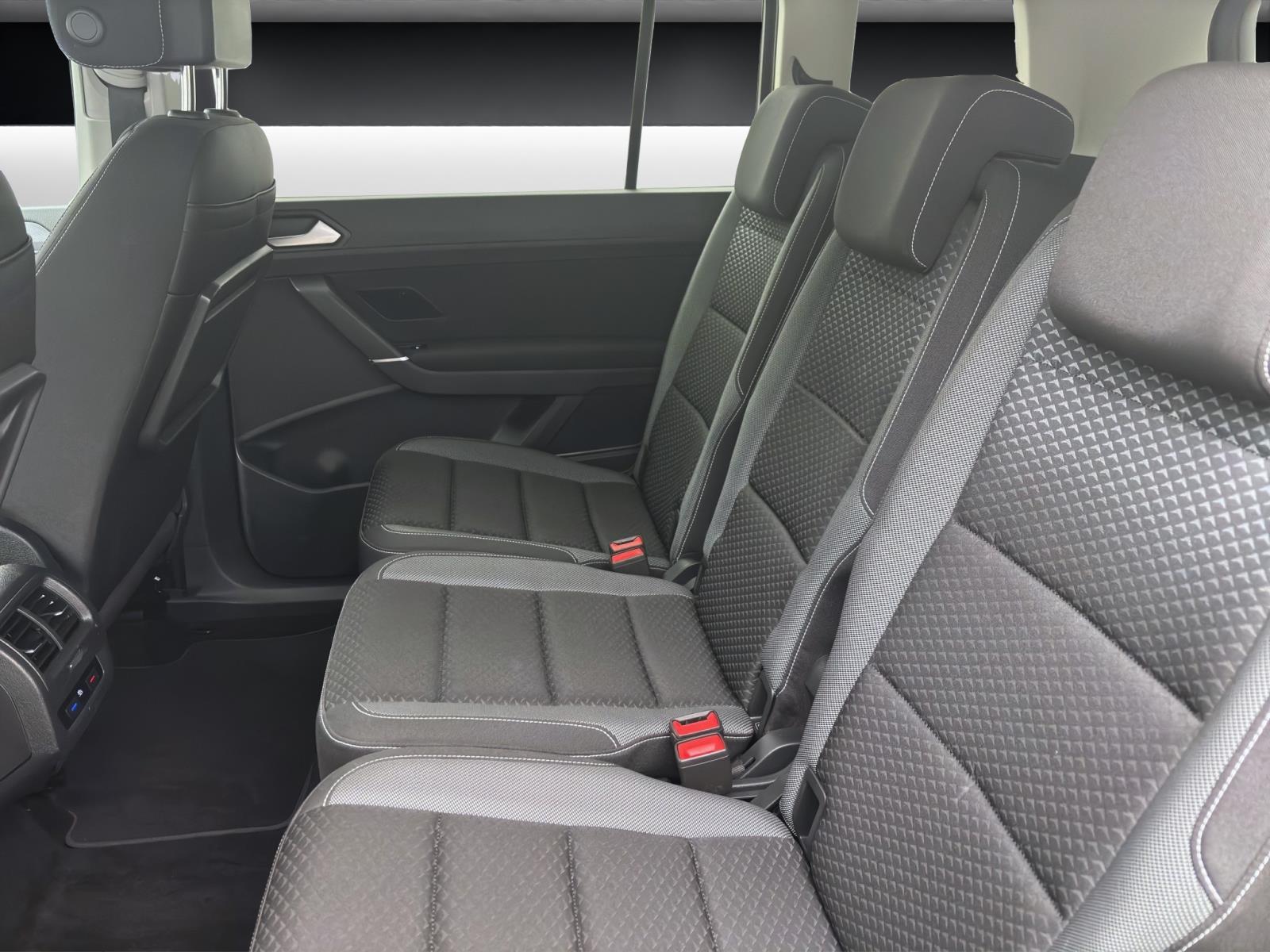 Bild 13: Volkswagen Touran 2.0 TDI DSG ACTIVE NAVI PDC SITZHZG ACC