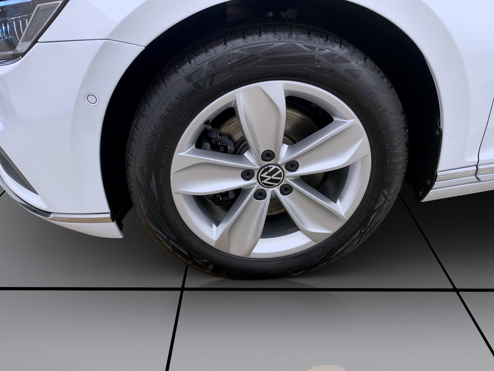 Bild 7: Volkswagen Passat Variant 2.0 TDI DSG ELEGANCE NAVI KAMERA IQ.LIGHT