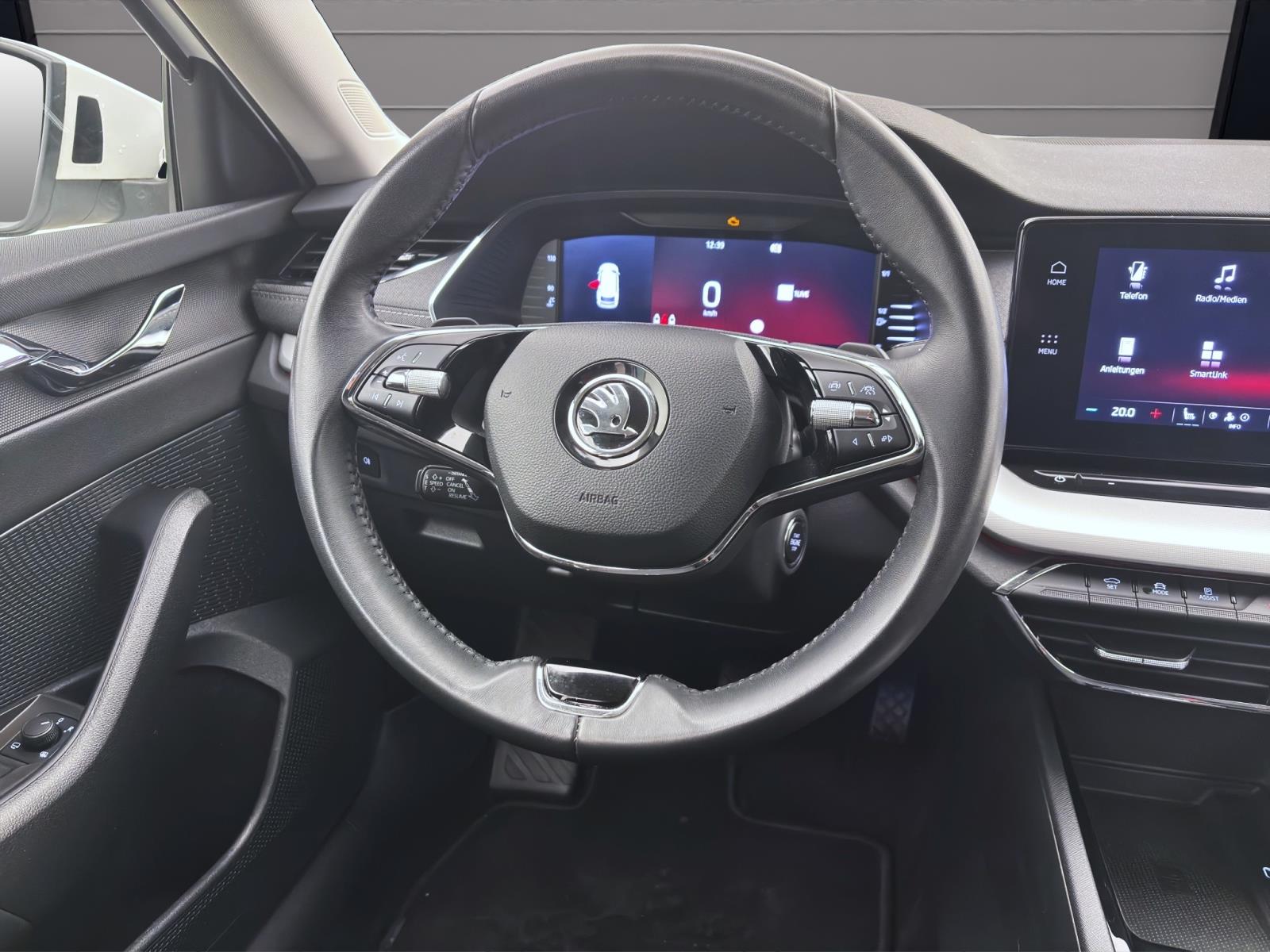 Bild 10: Skoda Octavia Combi 2.0 TDI DSG STYLE NAVI SITZHZG PDC ACC