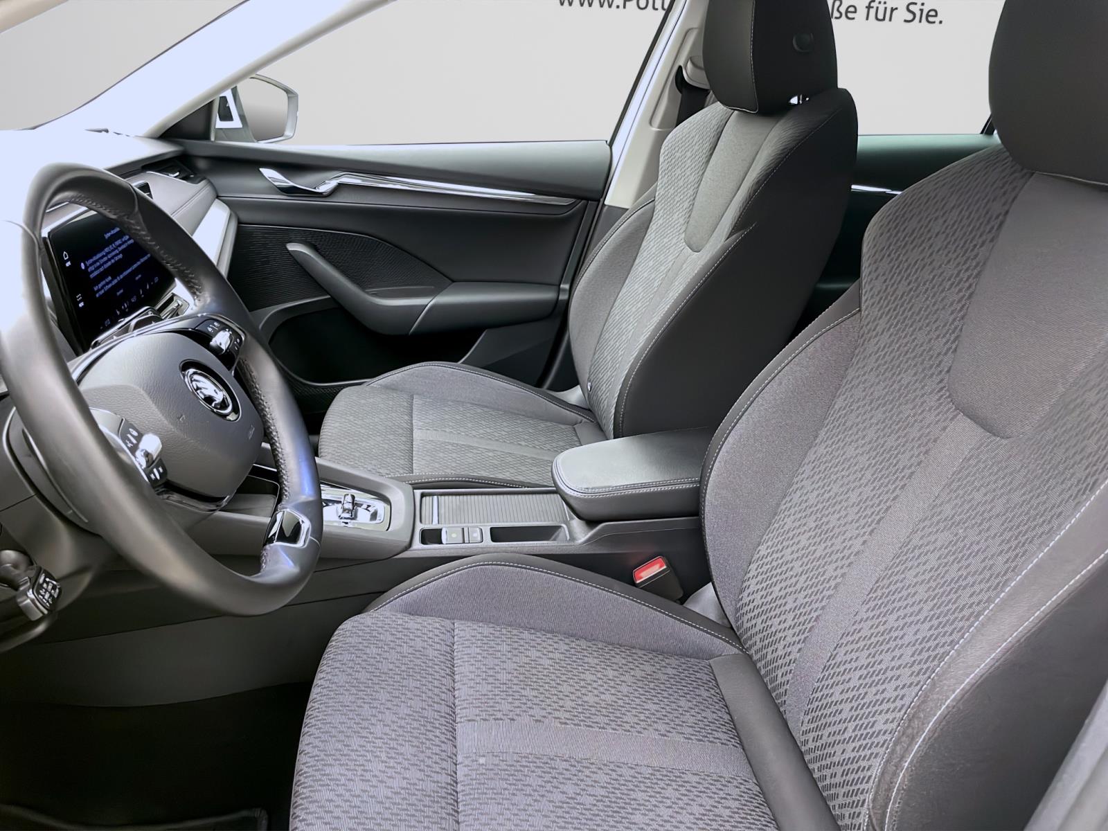 Bild 8: Skoda Octavia Combi 2.0 TDI DSG FIRST EDITION NAVI PDC LED SITZHZG